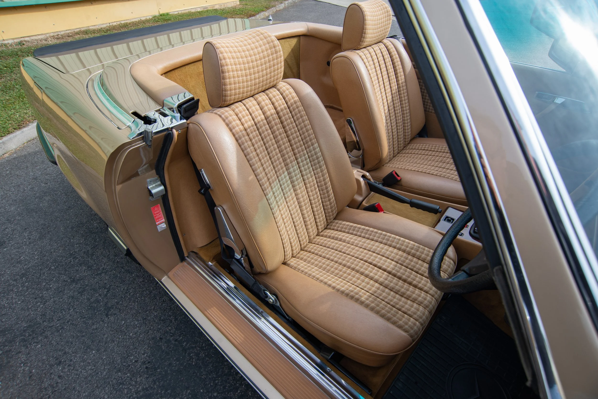 Mercedes 280SL-27.jpg