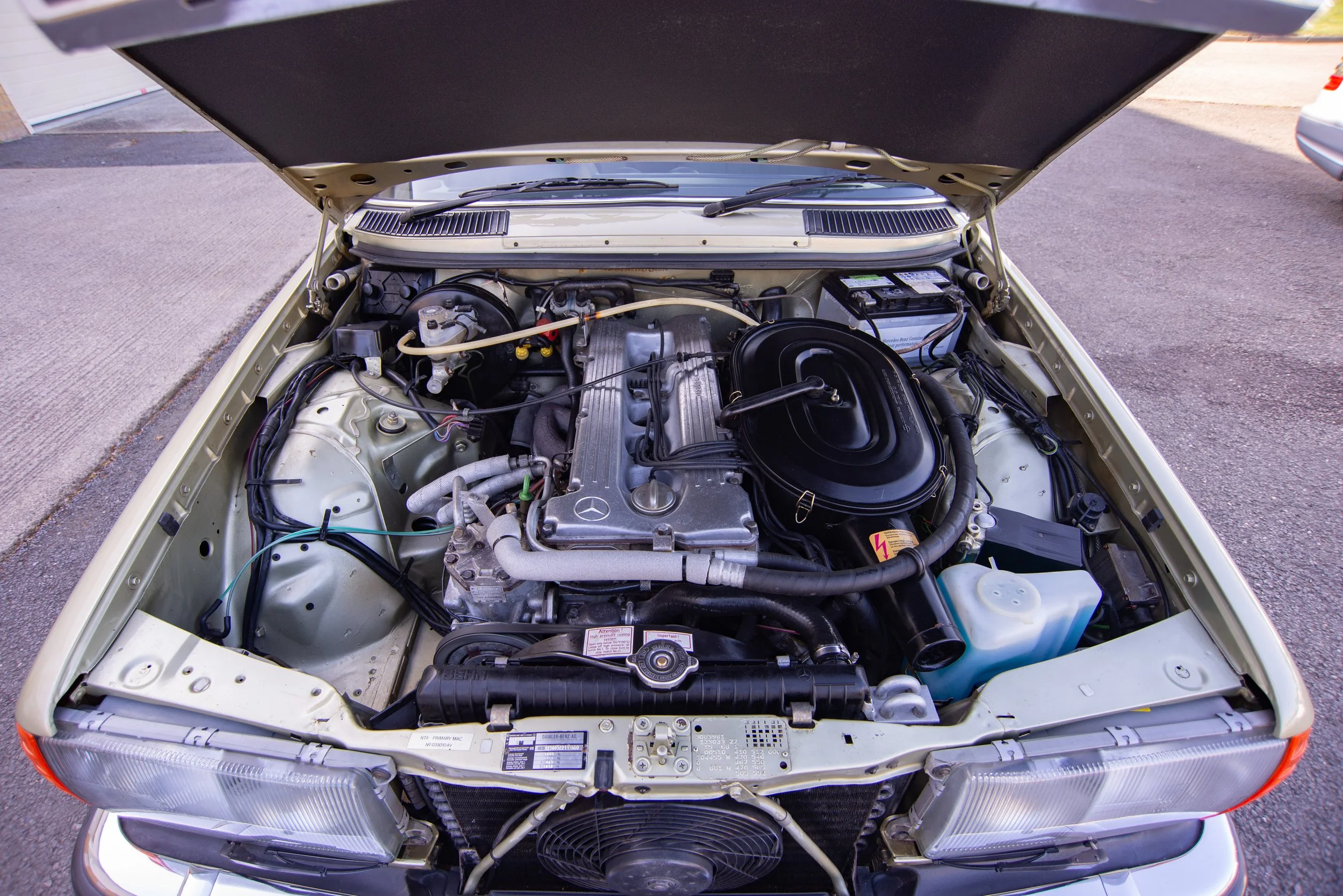 Mercedes 280E-13.jpg