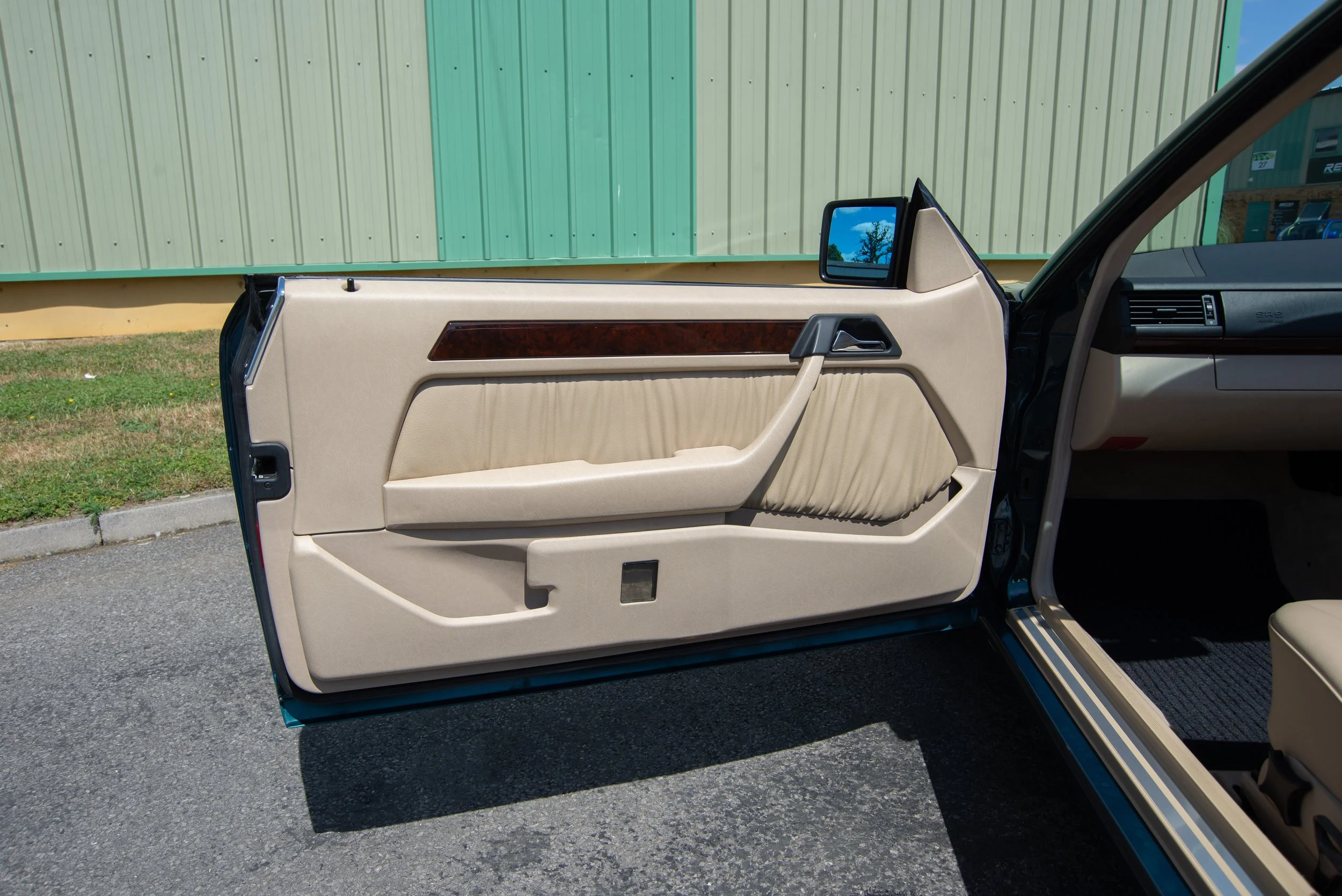 Mercedes E320 Cabriolet-15.jpg