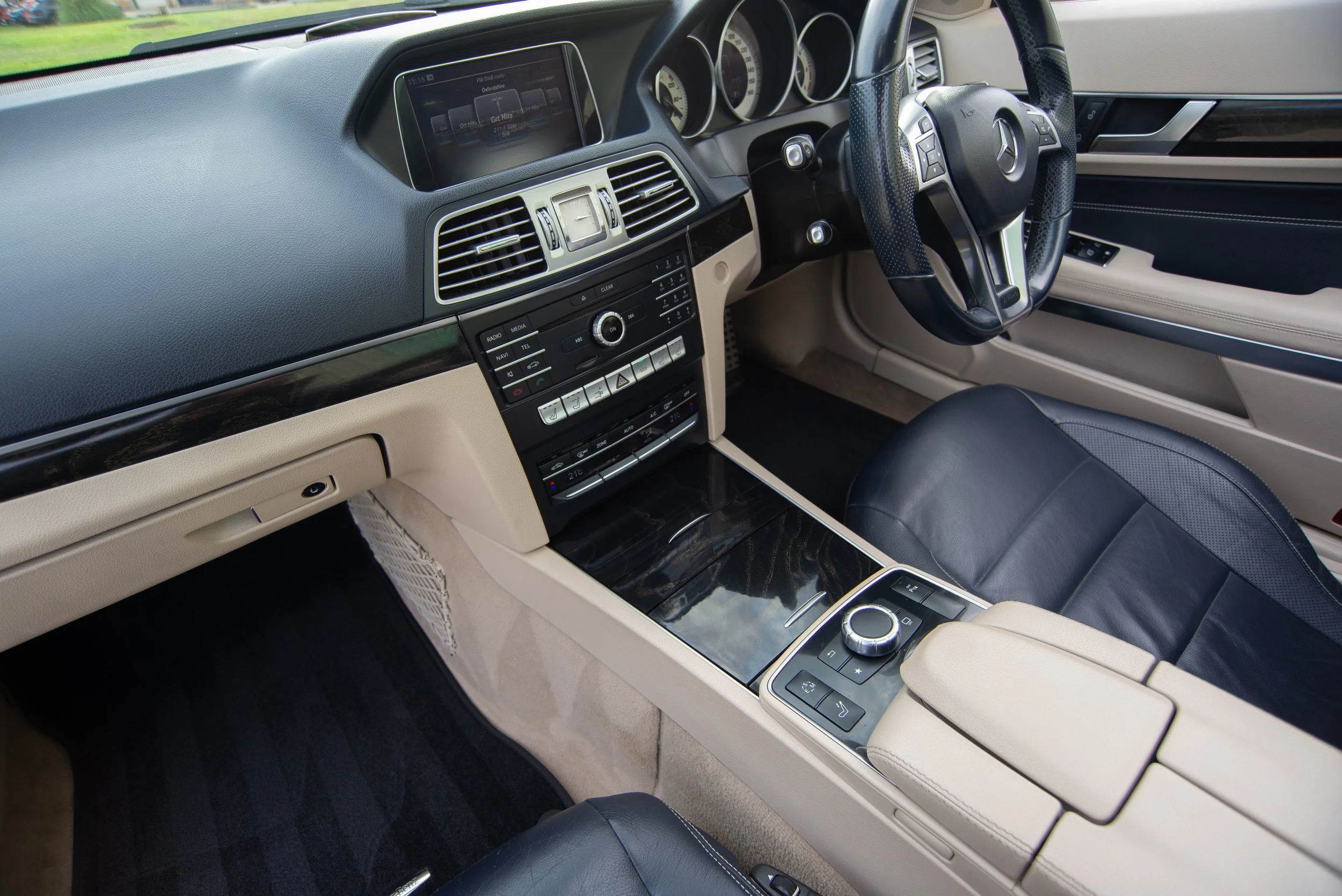Mercedes E220D Cabriolet-6.jpg