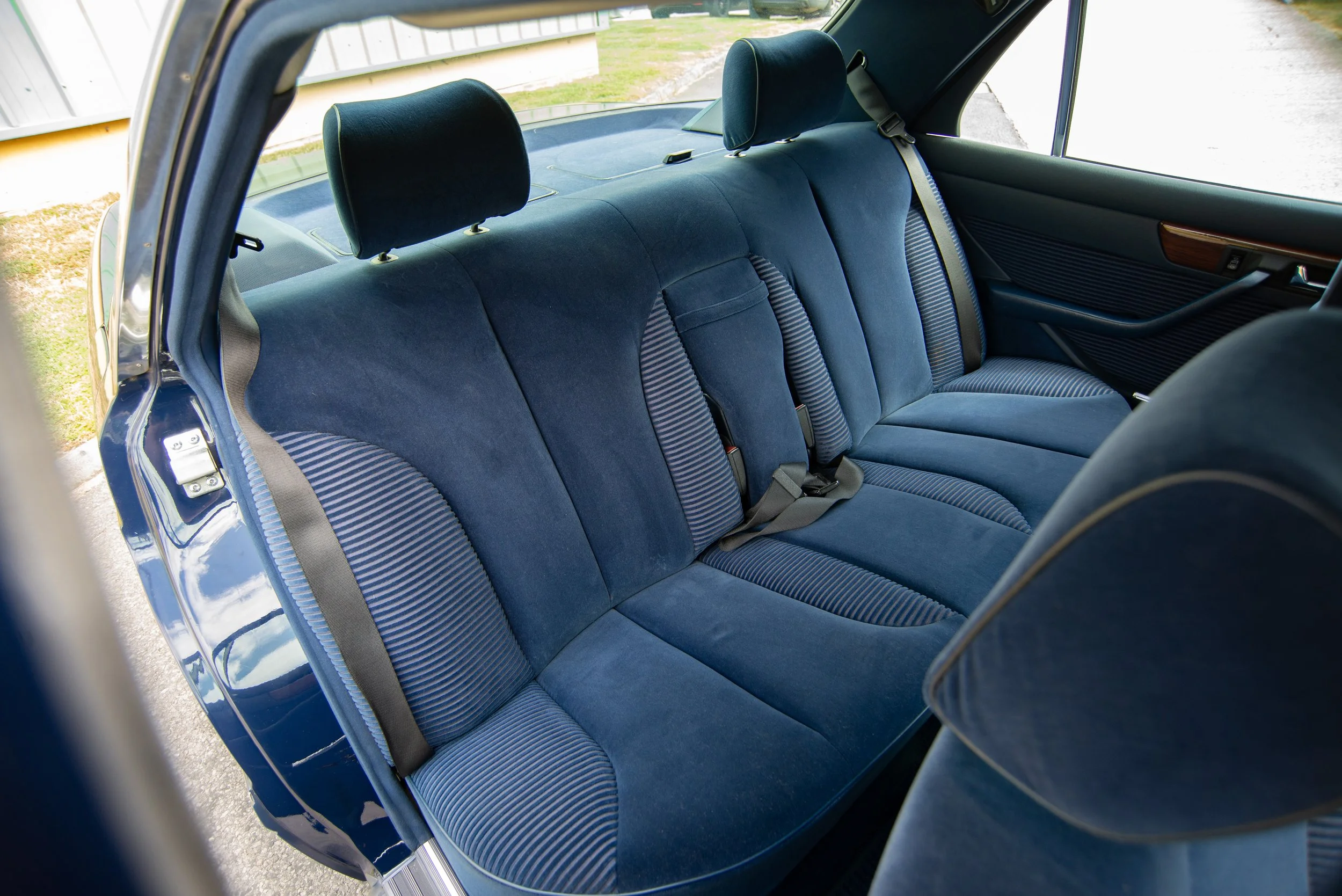 Mercedes 300SE-7.jpg