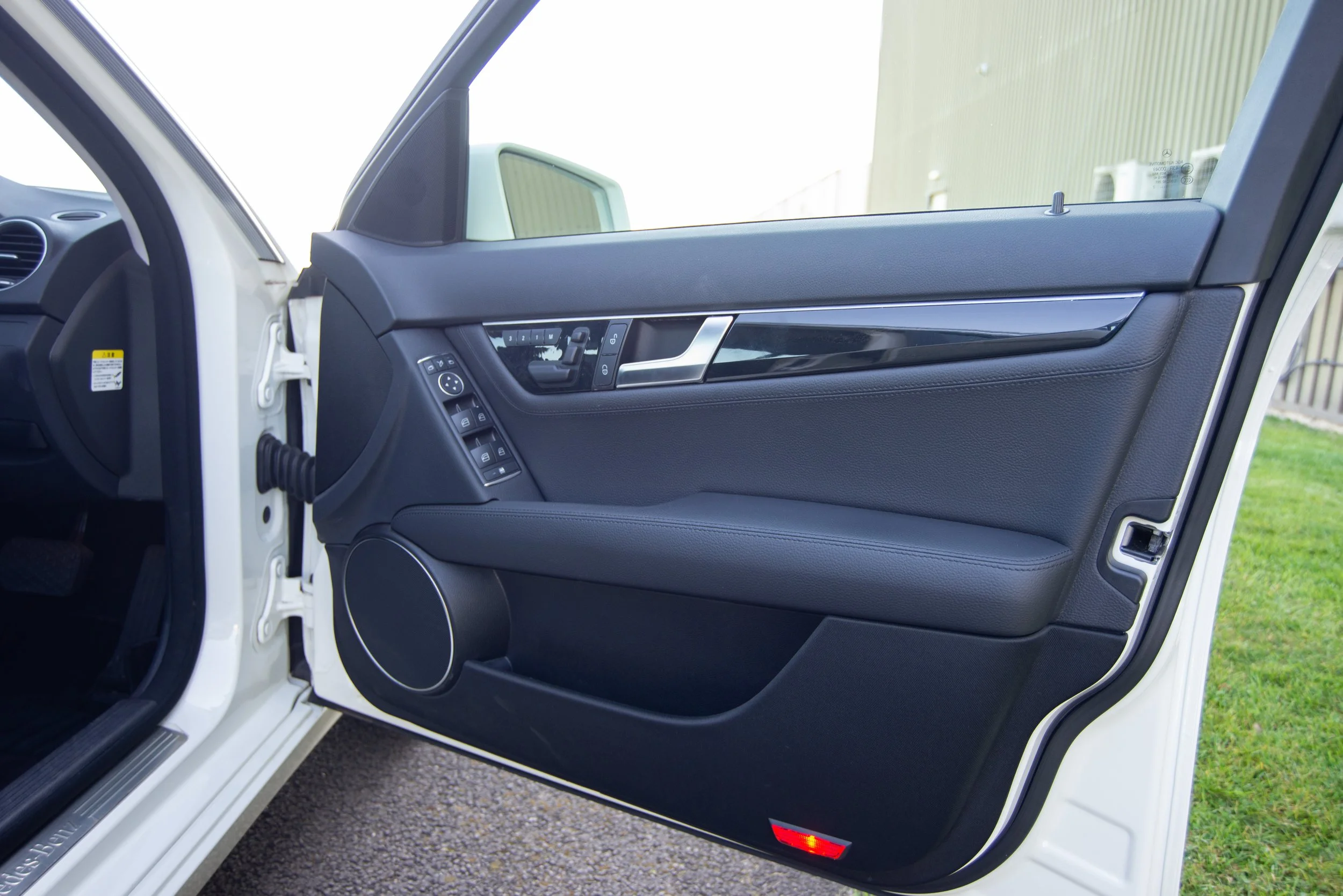 Mercedes C350 Estate-13.jpg