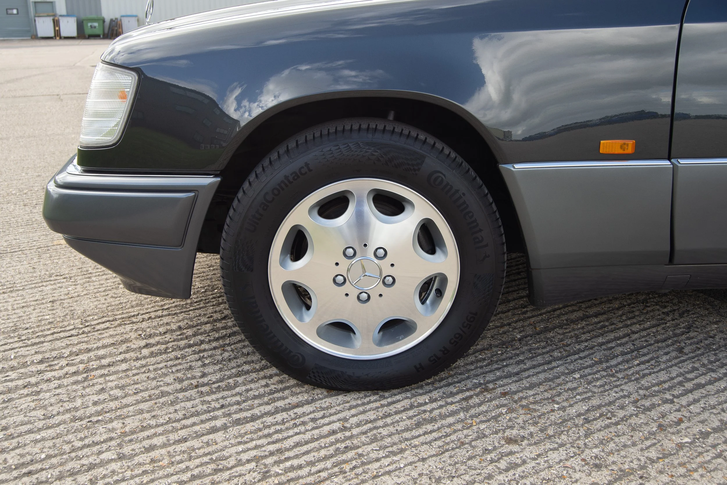 Mercedes E280 Estate-21.jpg