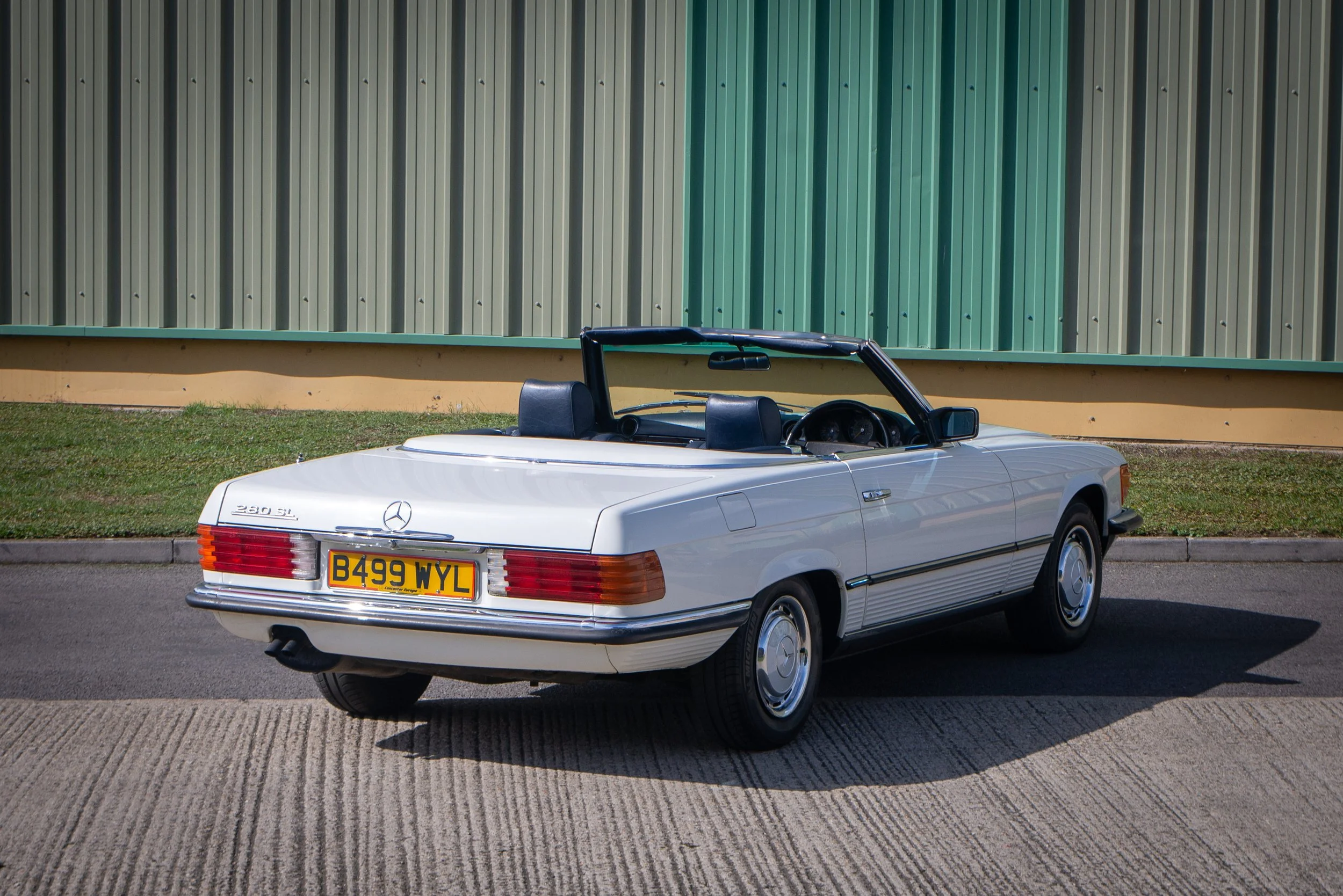 Mercedes 280SL-13.jpg