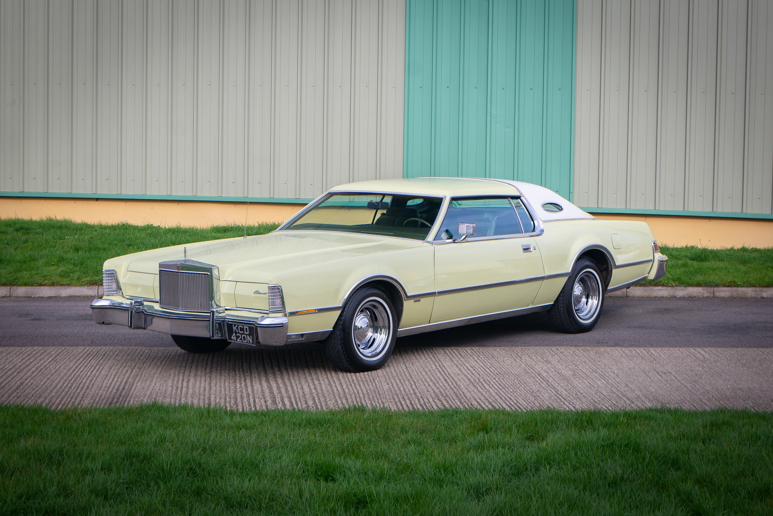 Lincoln Continental.jpg