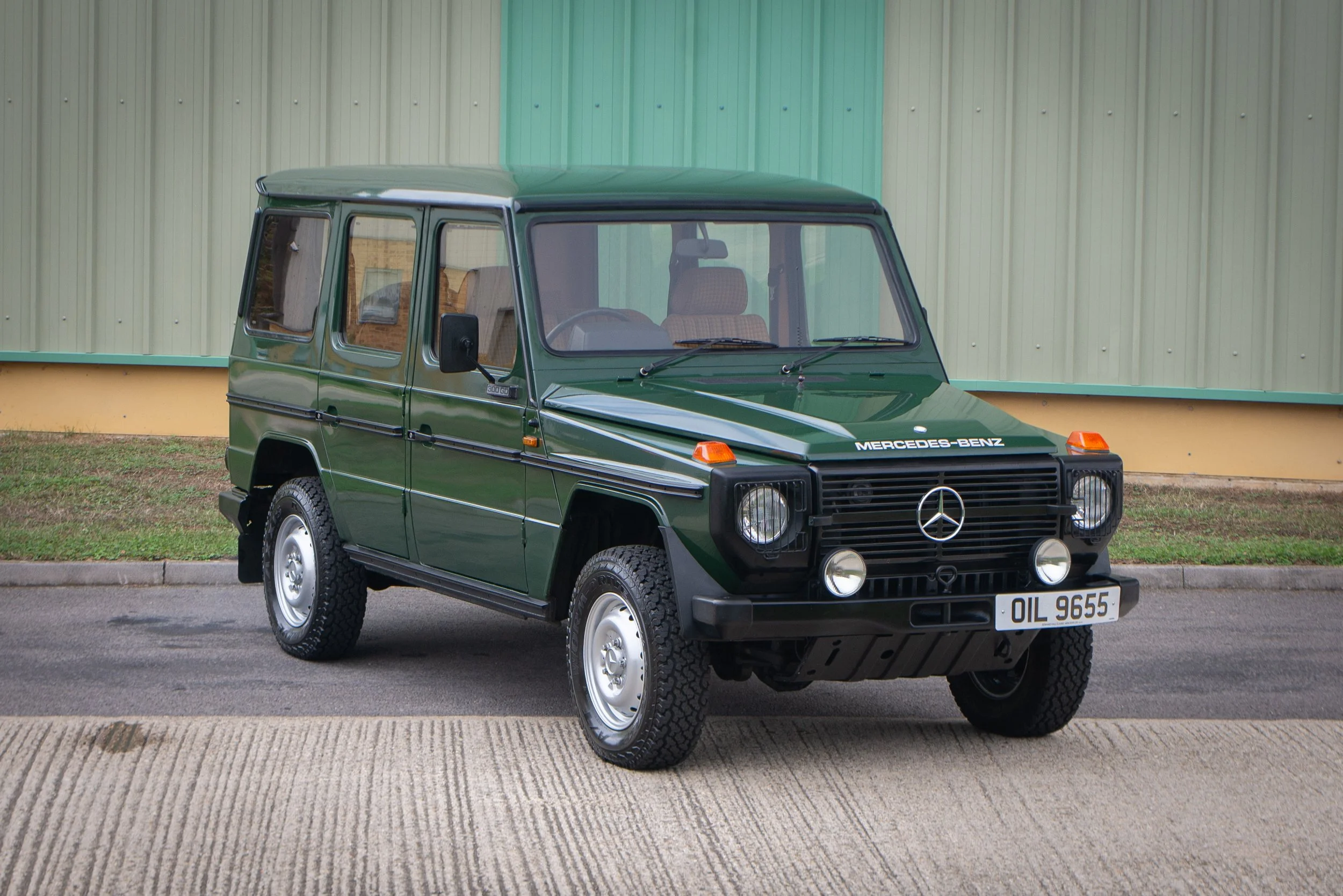 Mercedes 300GD-36.jpg