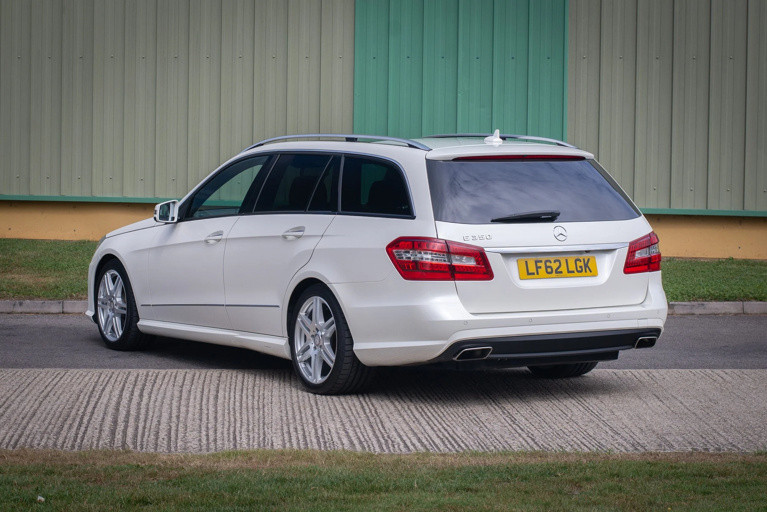 Mercedes E350 Estate-31.jpg