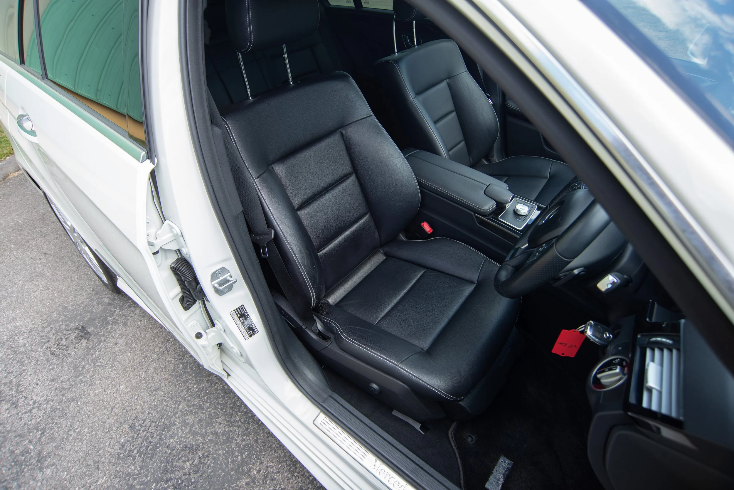 Mercedes E350 Estate-3.jpg