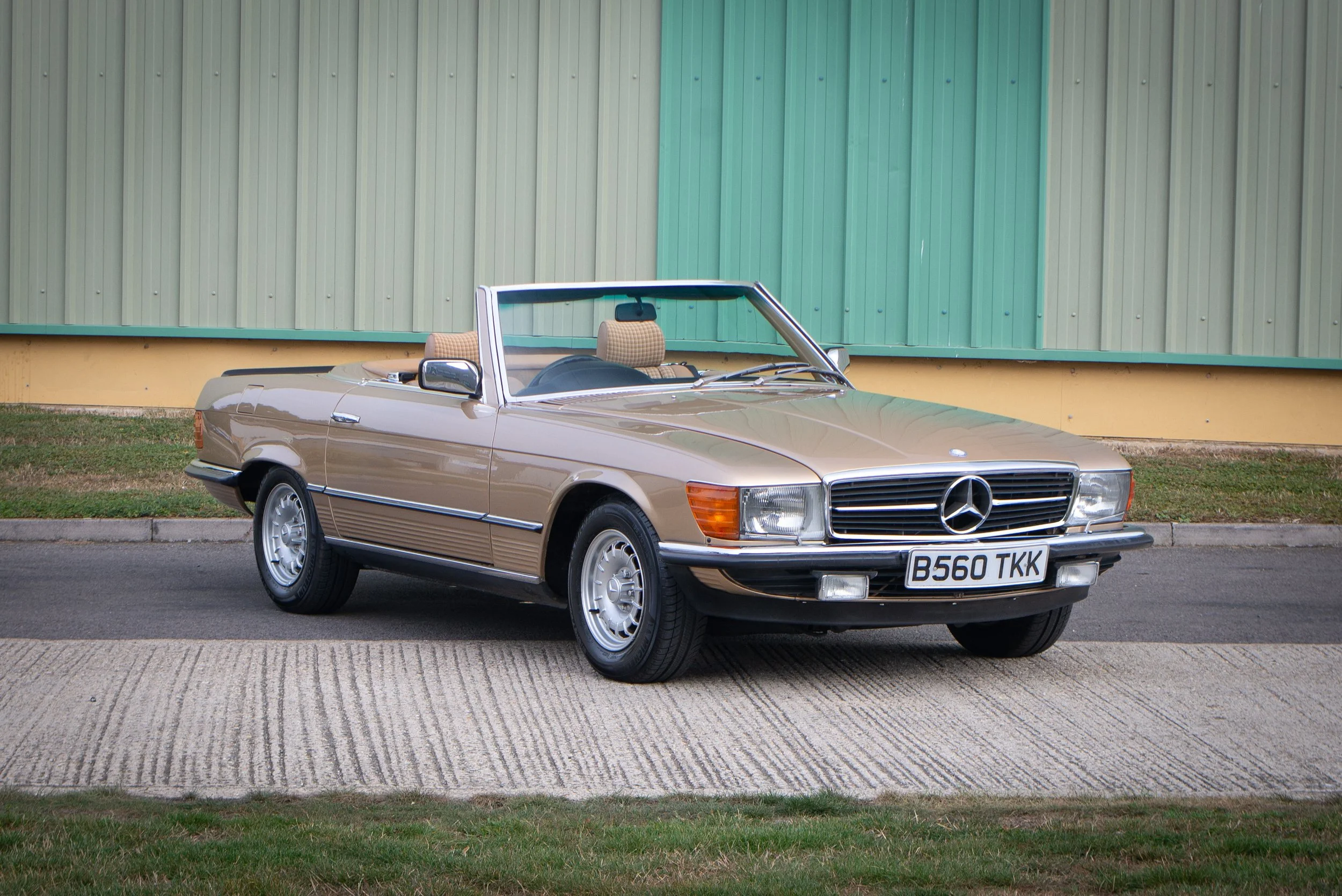 Mercedes 280SL-37.jpg