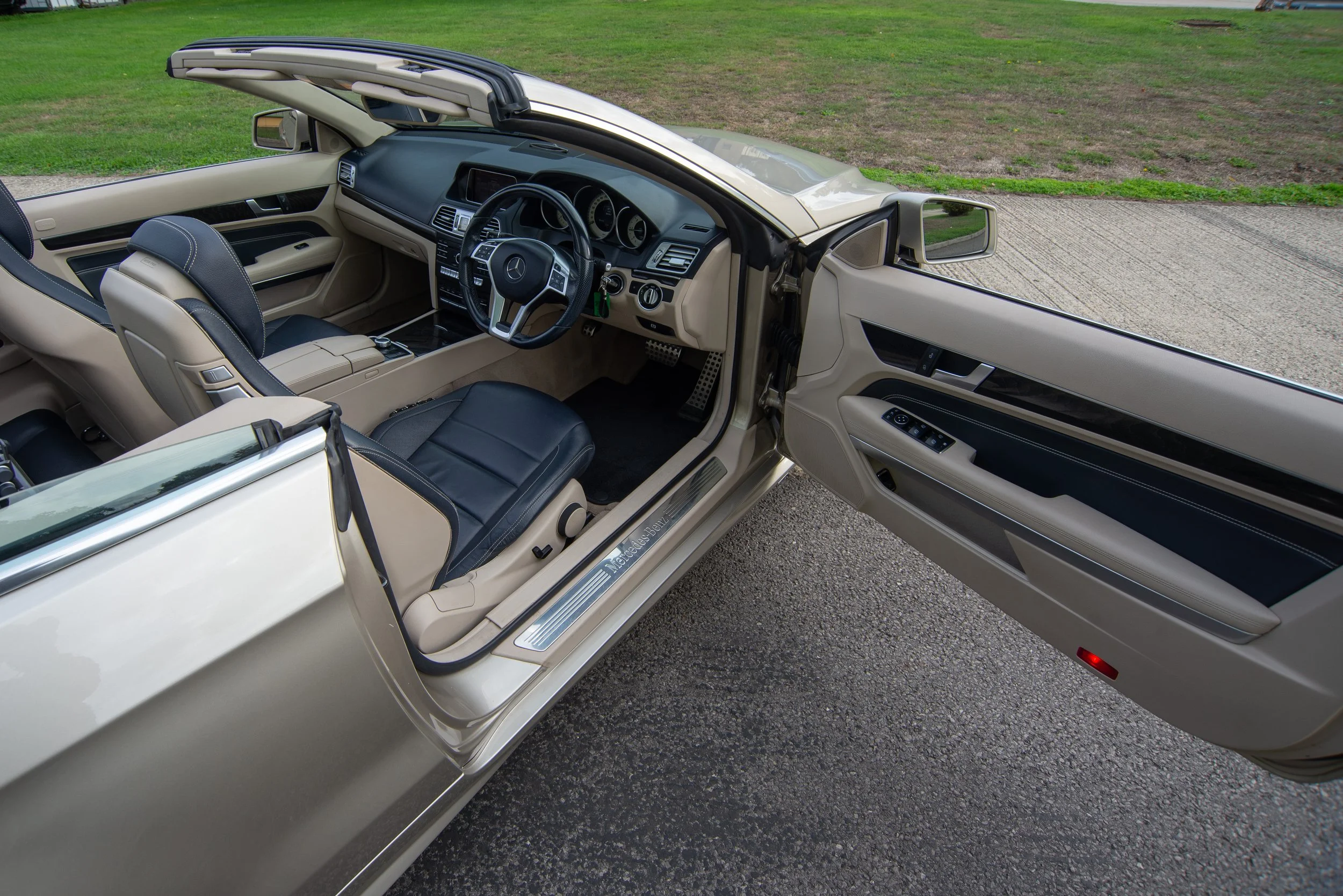 Mercedes E220D Cabriolet-2.jpg