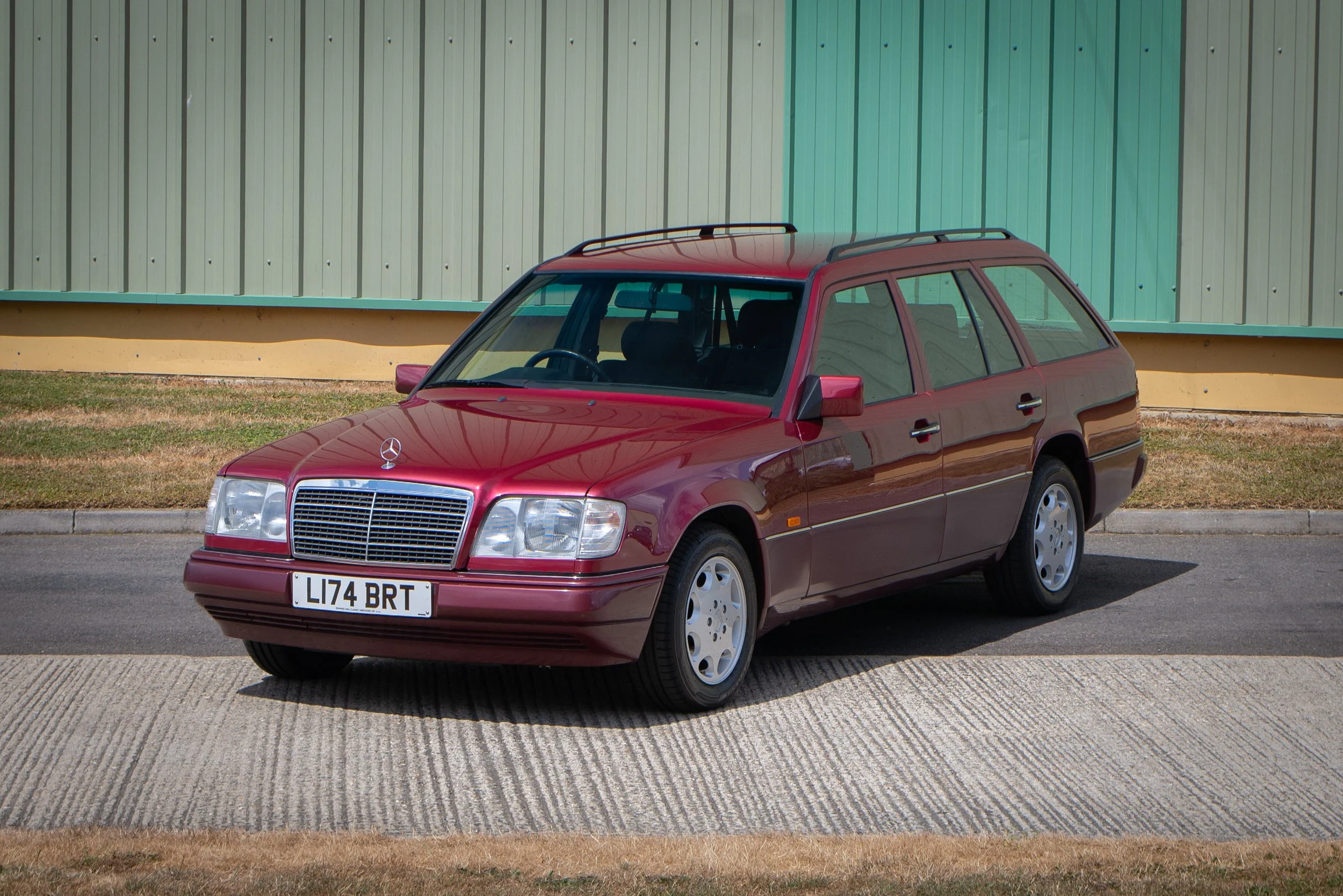 Mercedes E320 Estate.jpg