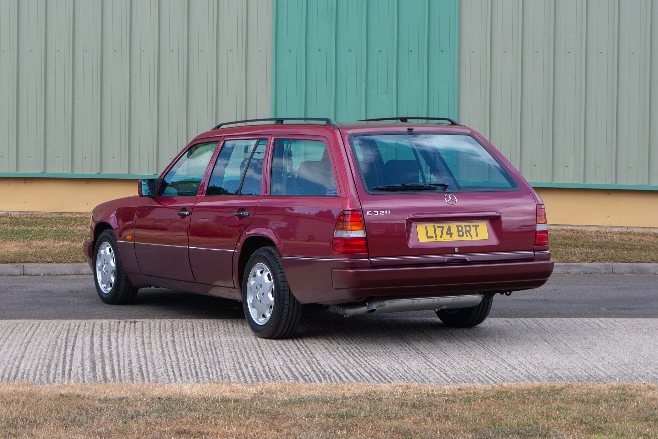 Mercedes E320 Estate-7.jpg