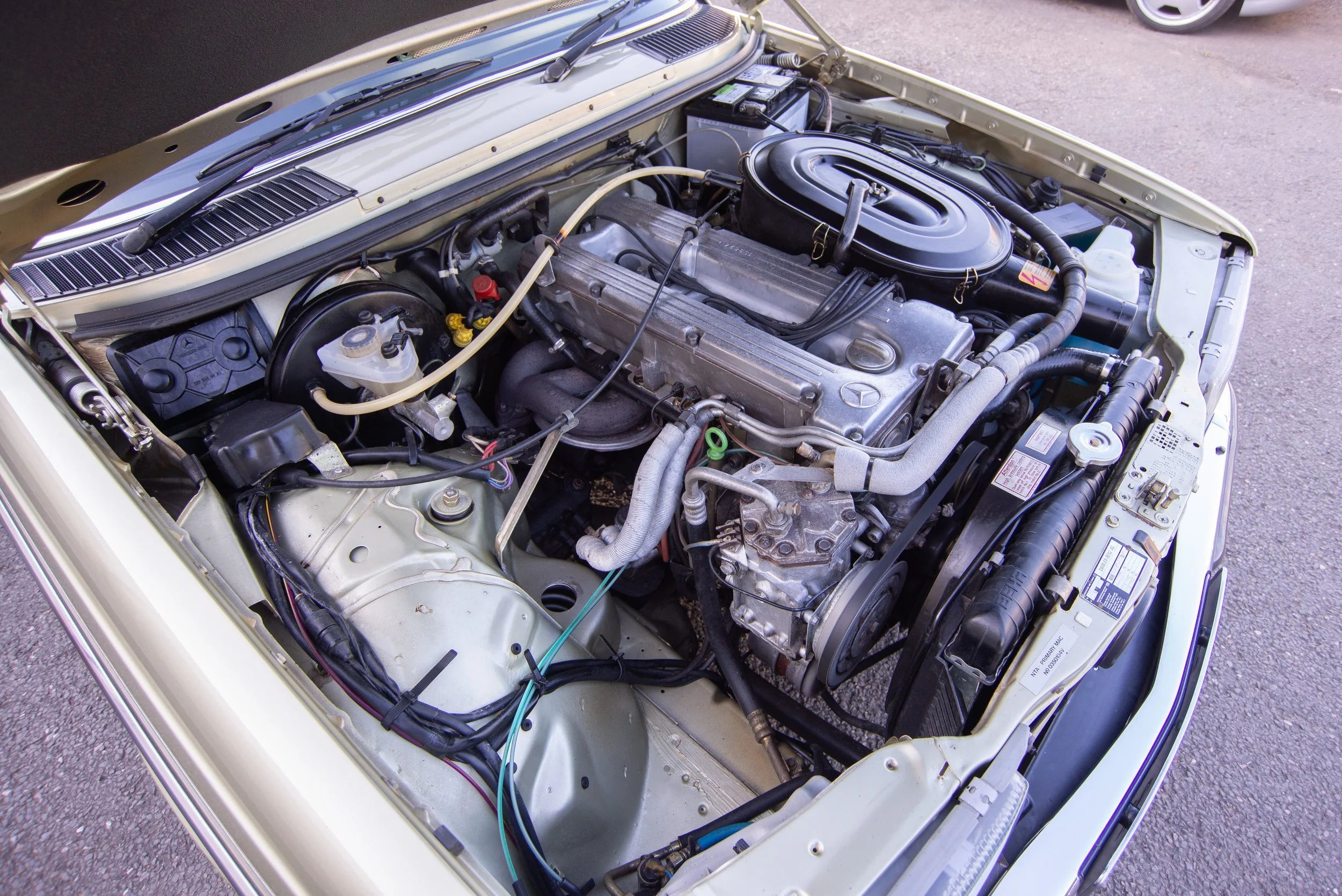 Mercedes 280E-15.jpg
