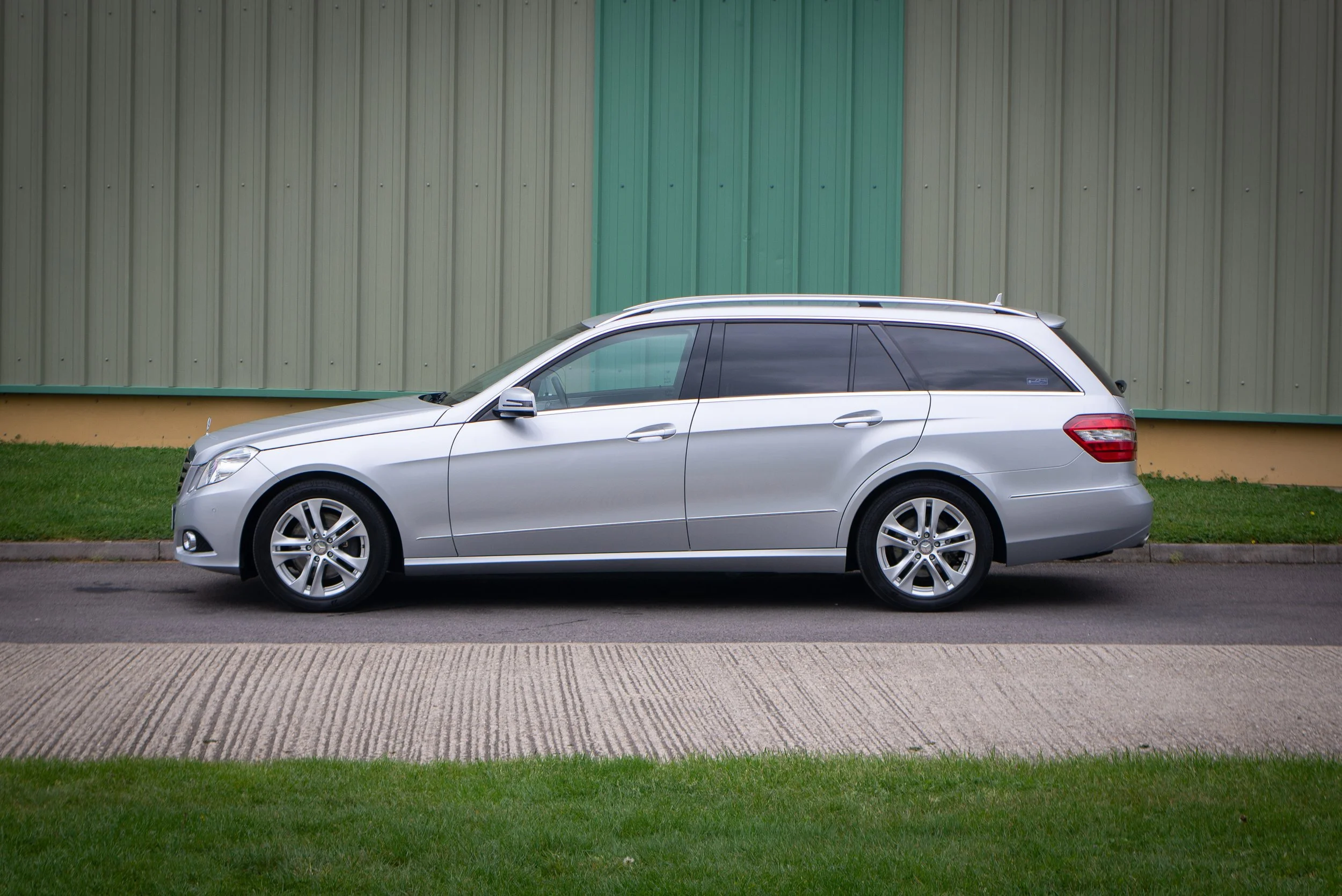 Mercedes E350 Estate 2-18.jpg