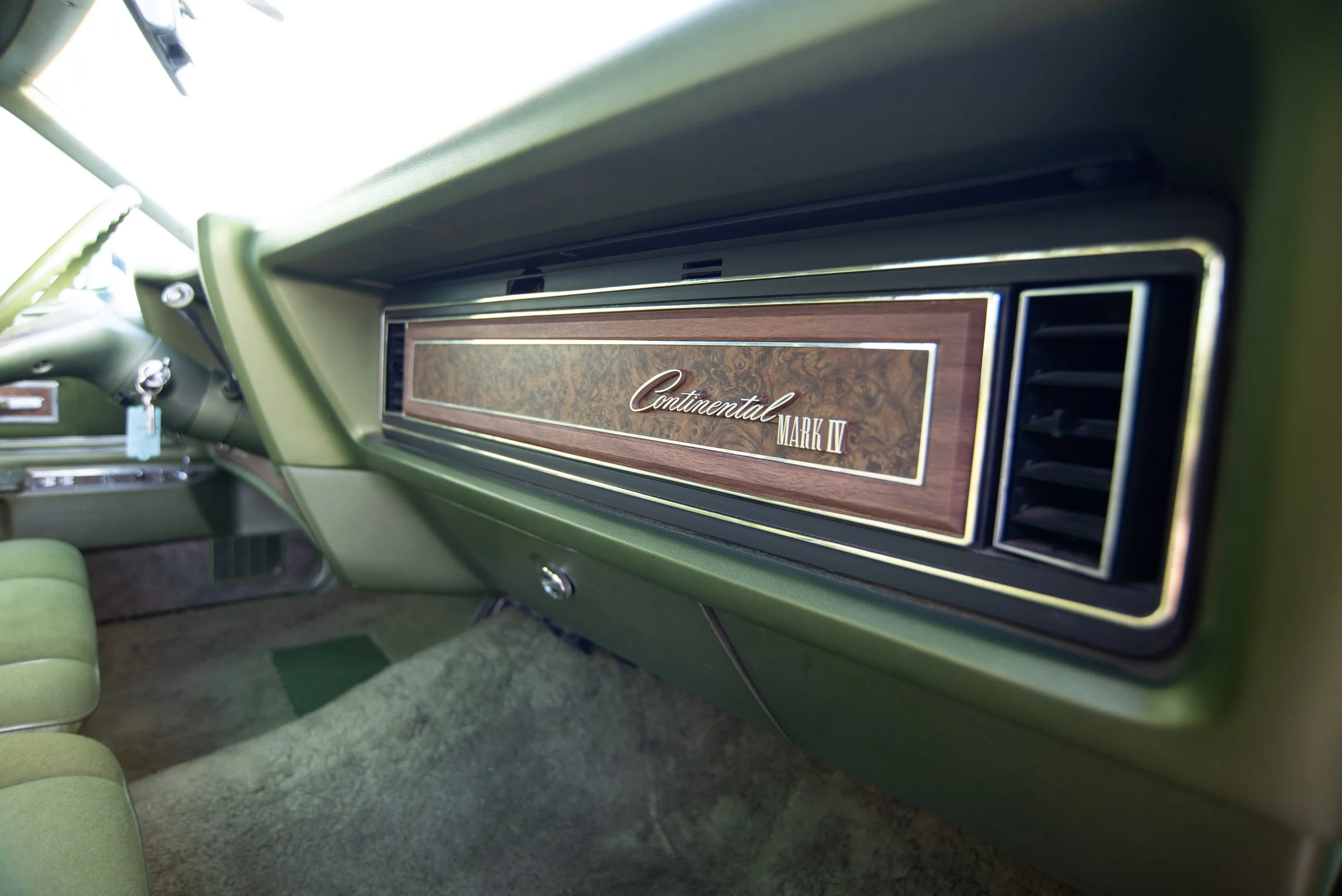 Lincoln Continental-30.jpg