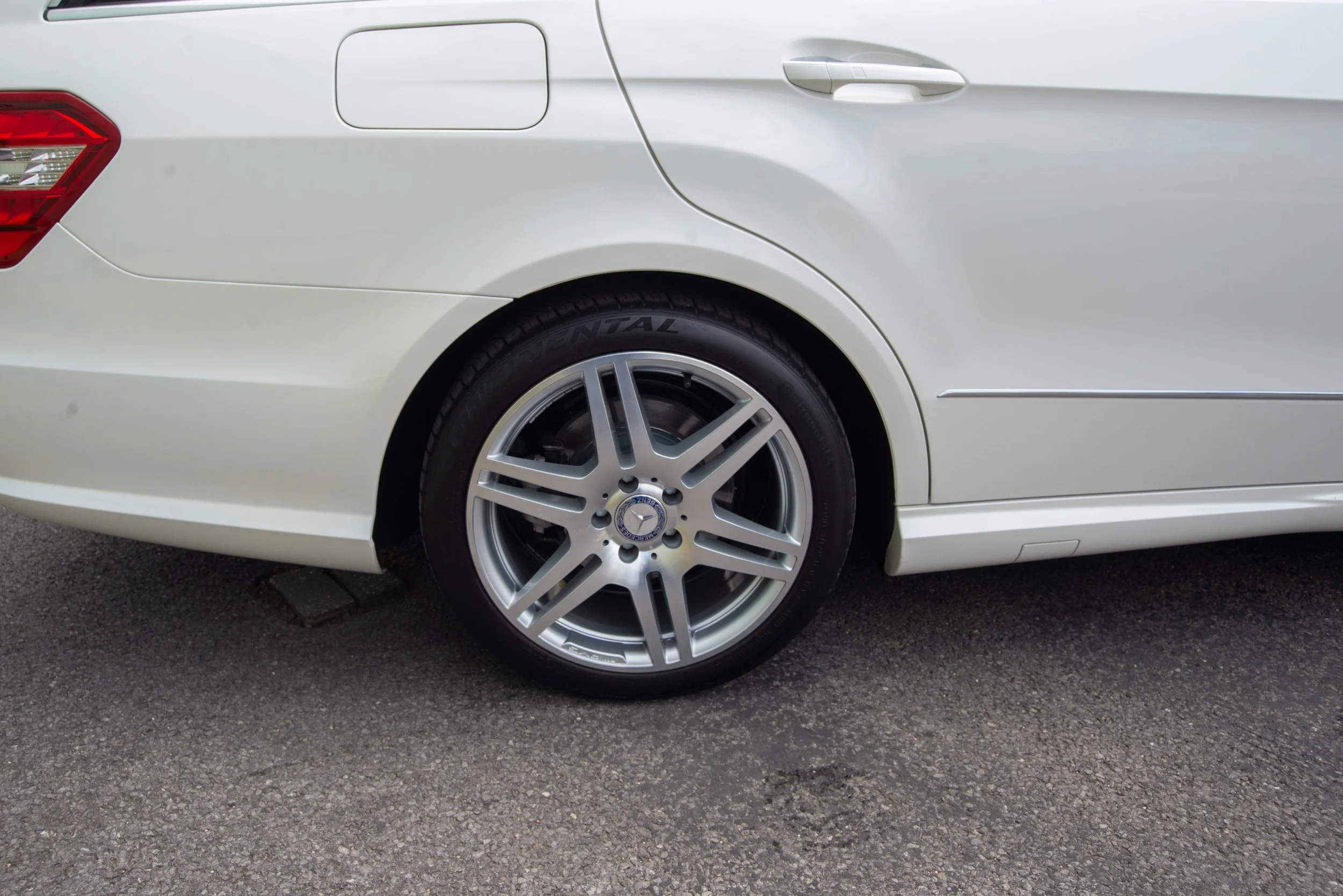 Mercedes E350 Estate-10.jpg