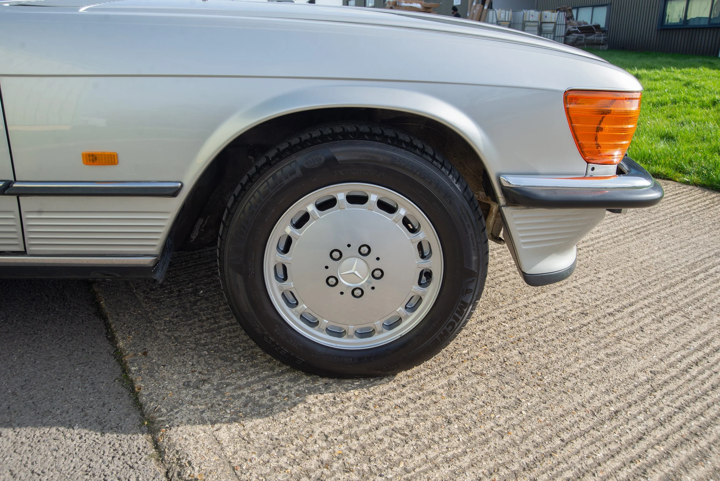 Mercedes 420SL-16.jpg