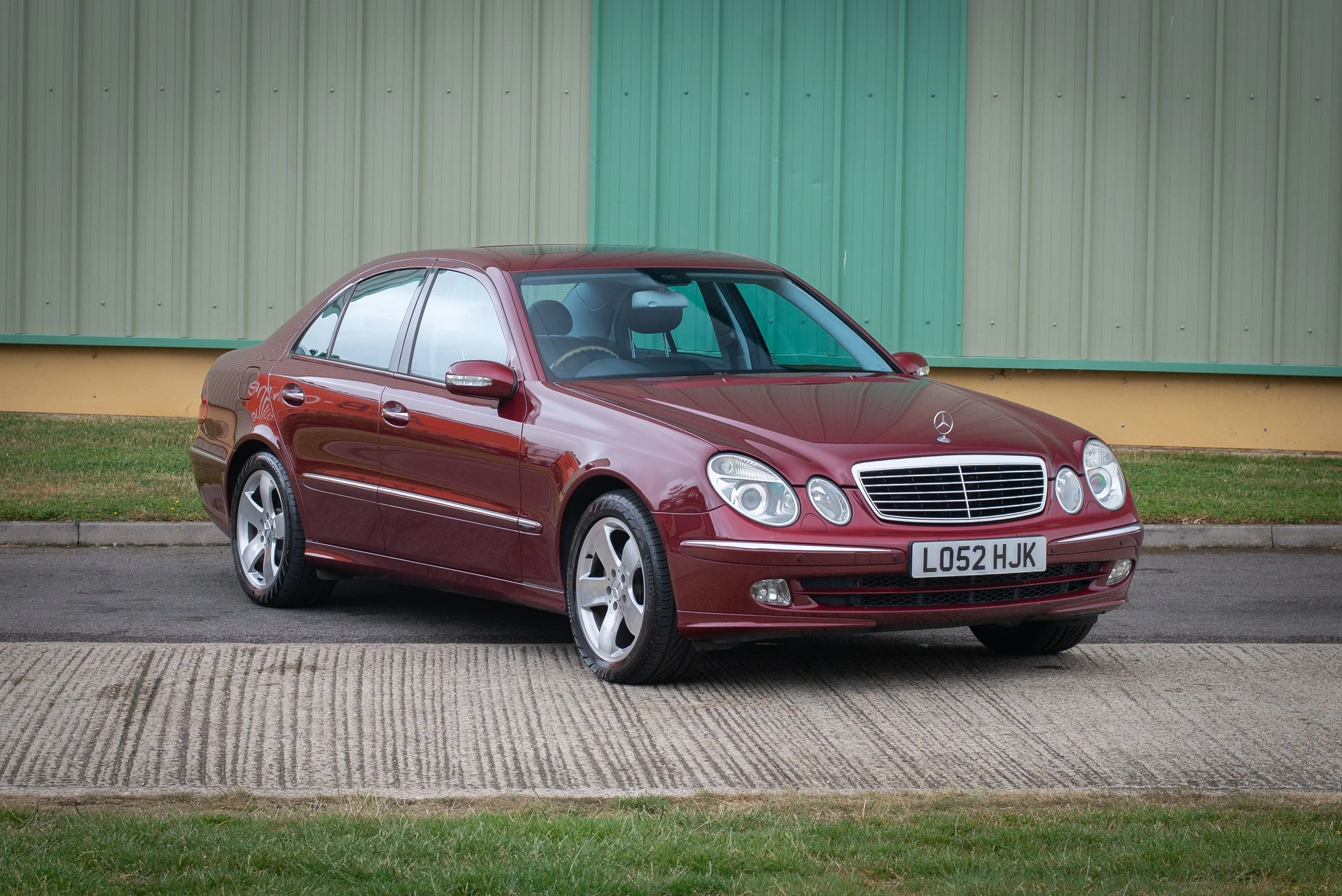 Mercedes E500-24.jpg