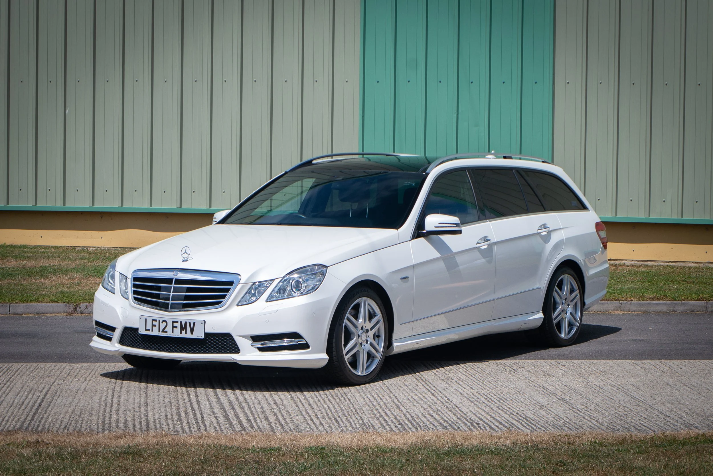 Mercedes E350 Estate 2-9.jpg