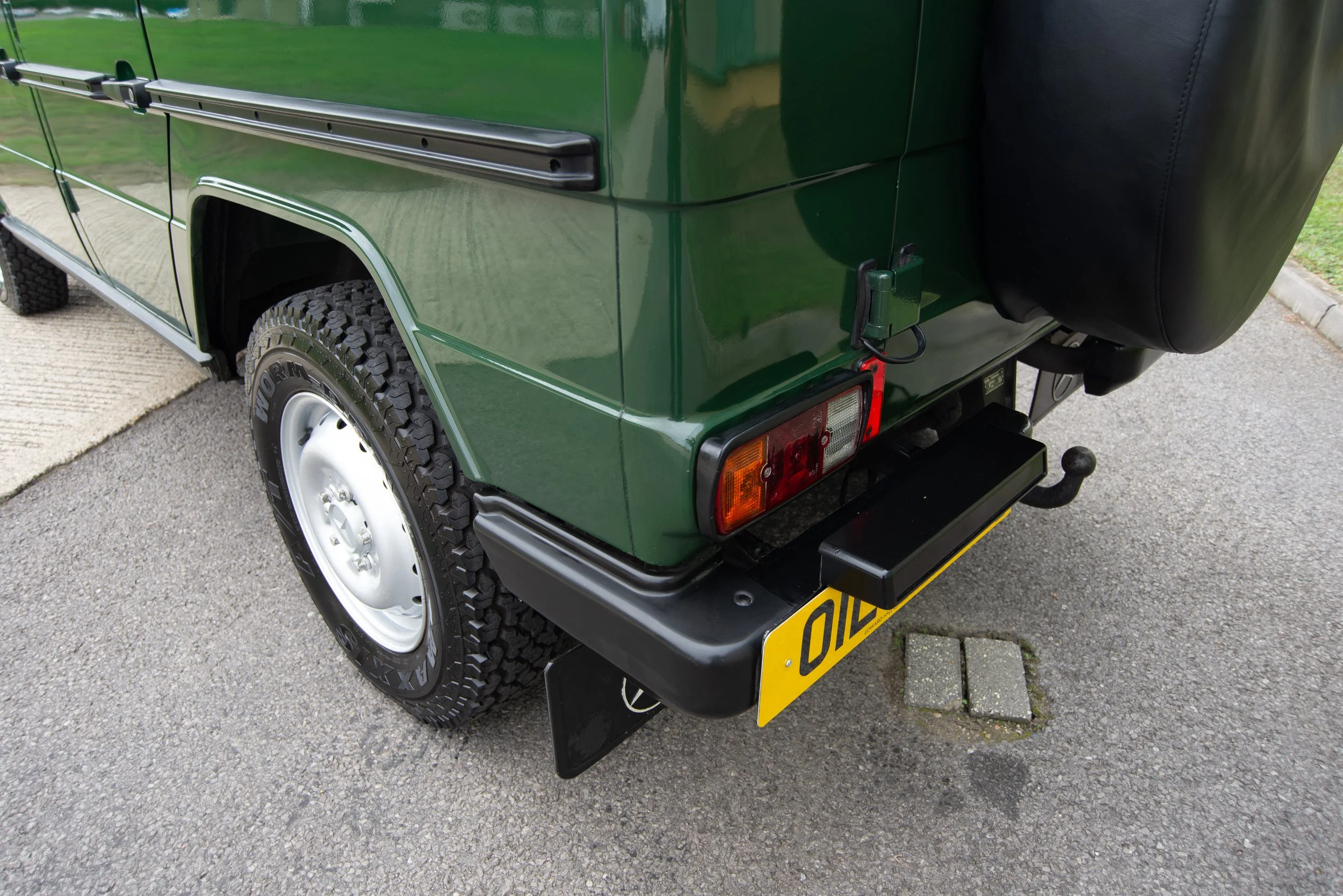 Mercedes 300GD-33.jpg