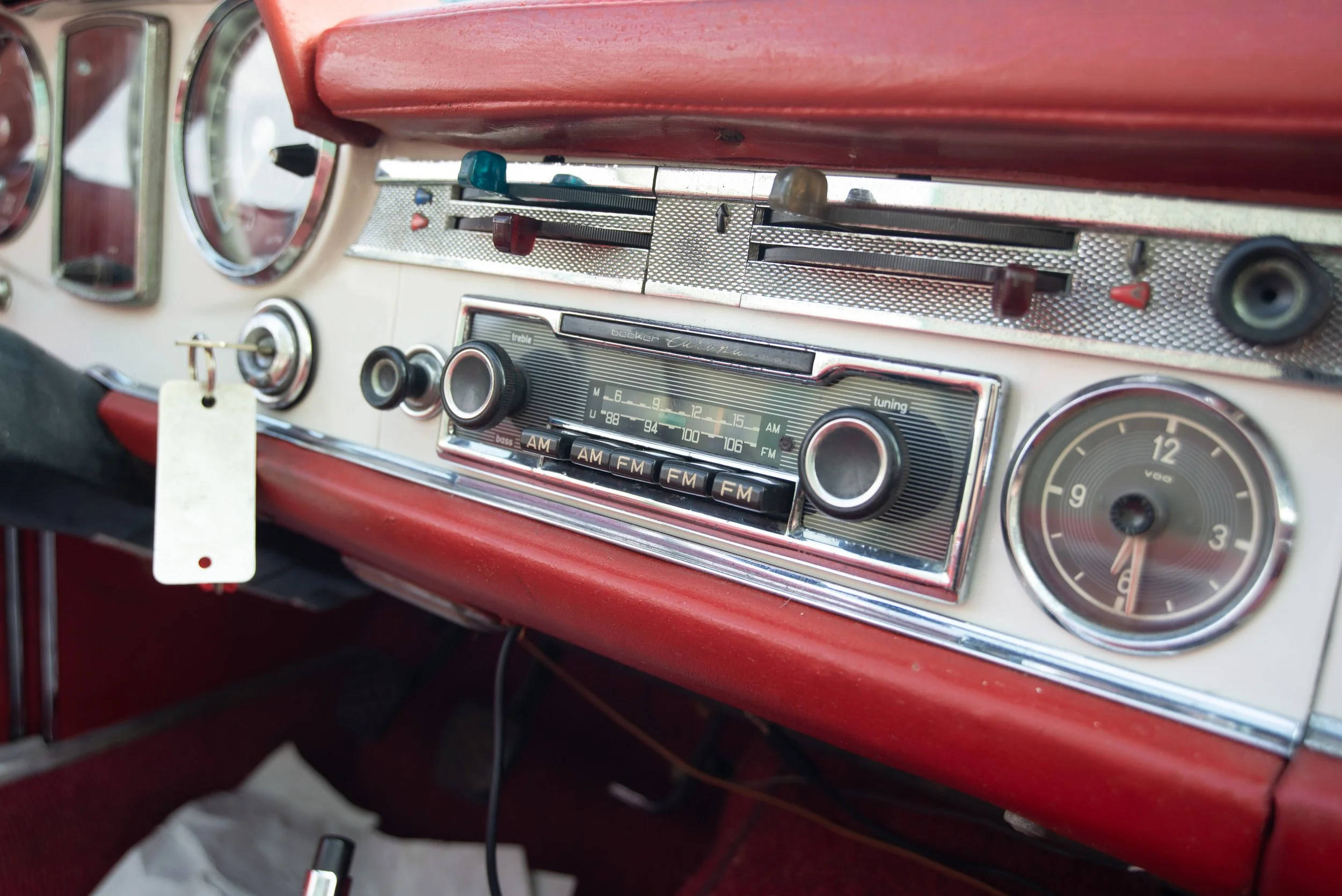 Mercedes 230SL-25.jpg