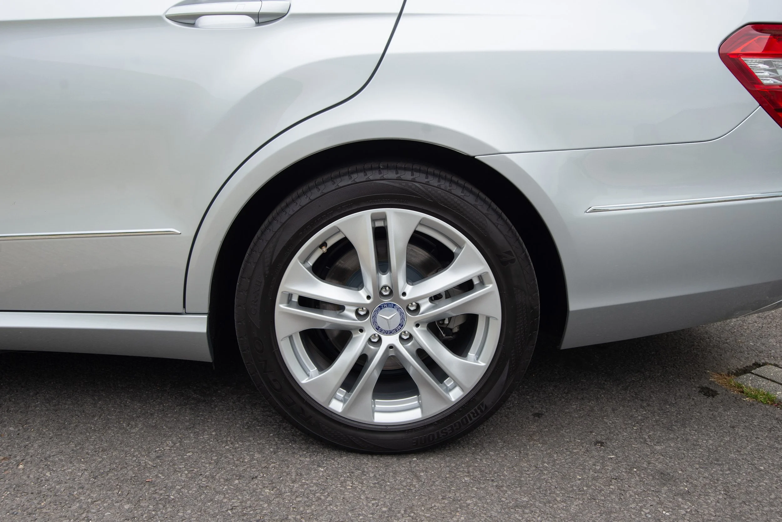 Mercedes E350 Estate 2-11.jpg