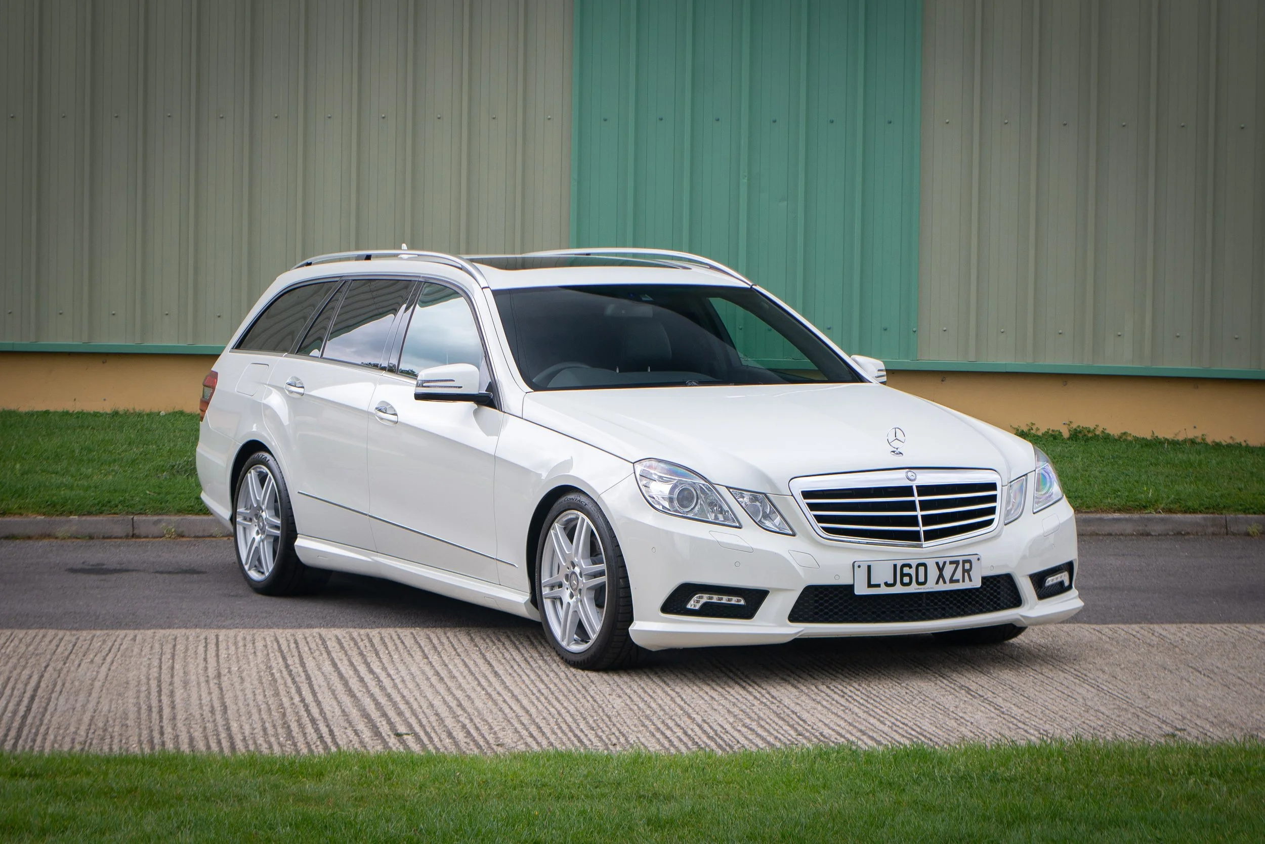 Mercedes E350 Estate-23.jpg