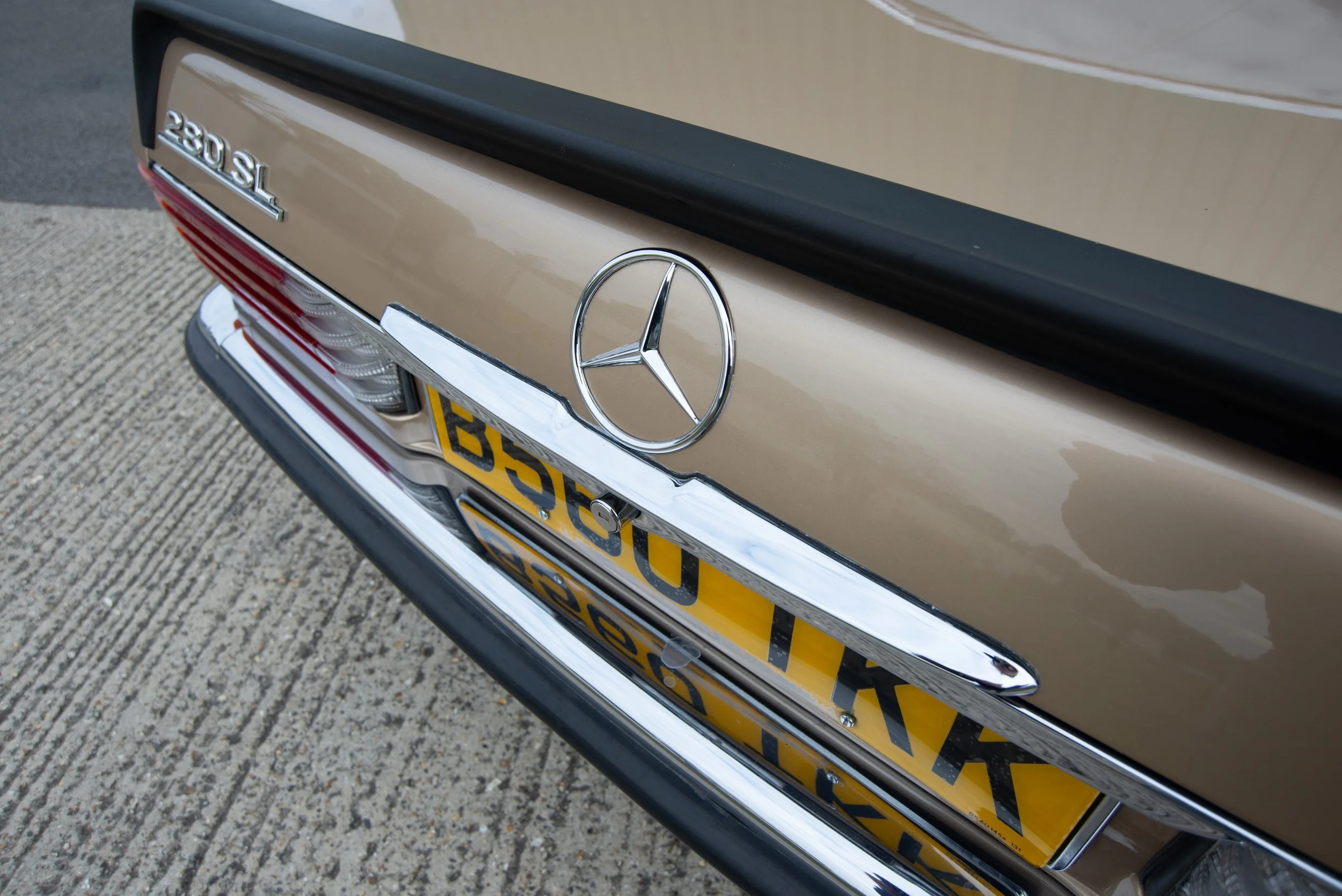 Mercedes 280SL-21.jpg