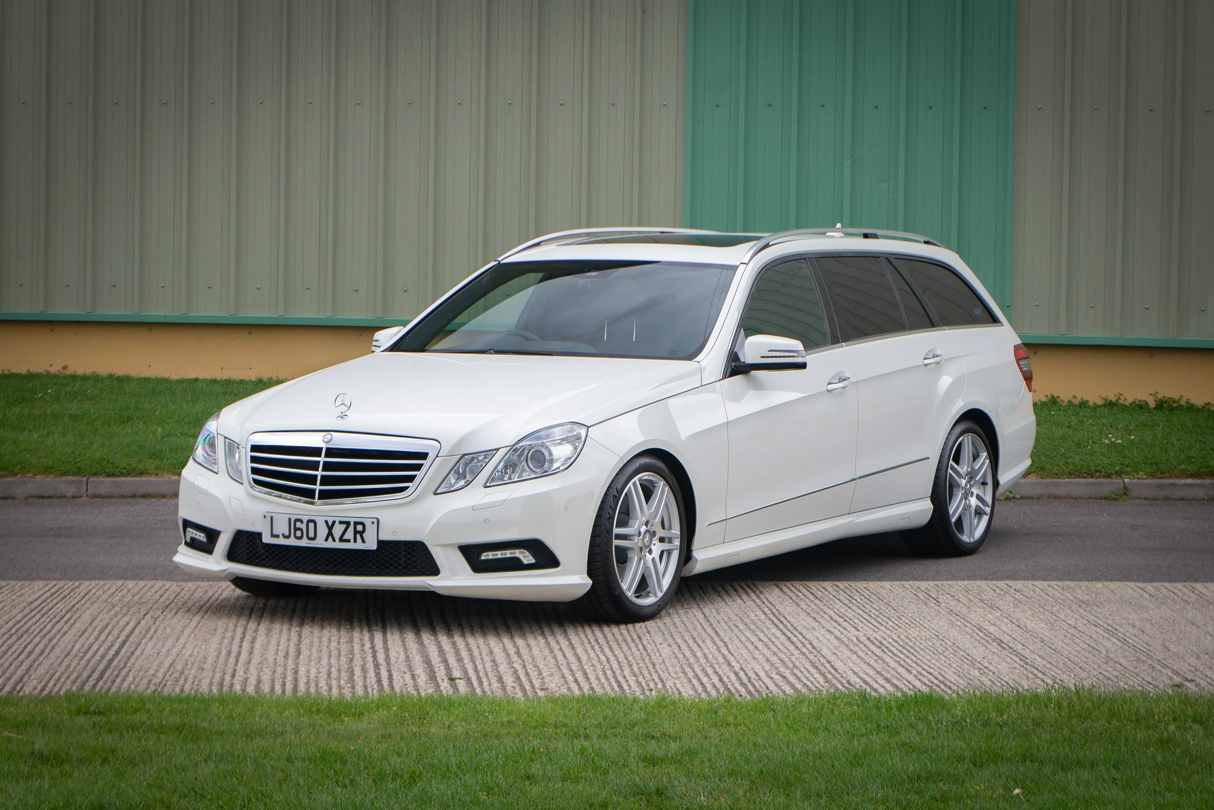 Mercedes E350 Estate-21.jpg