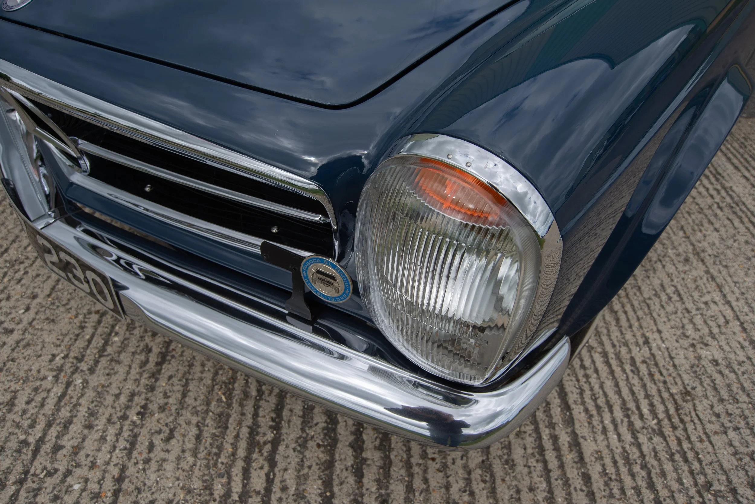 Mercedes 230SL-23.jpg