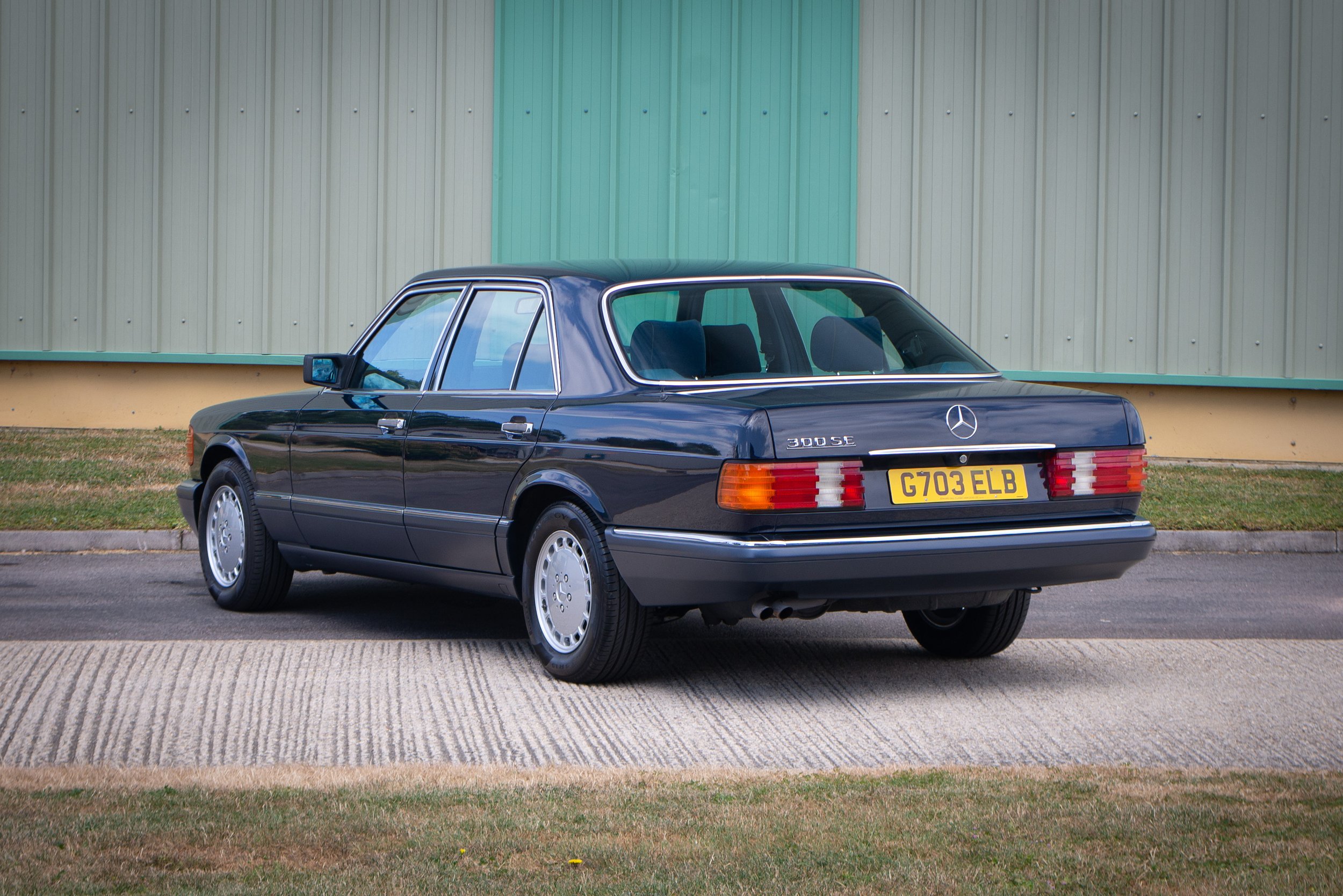Mercedes 300SE-28.jpg