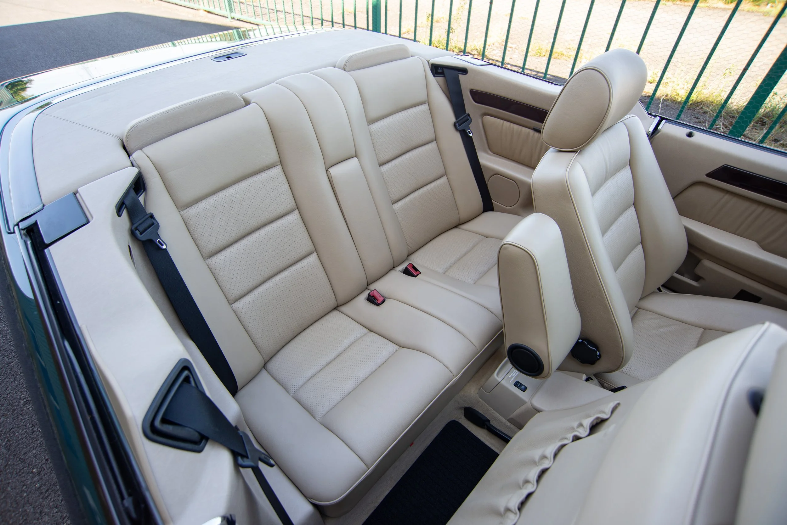 Mercedes E320 Cabriolet2-3.jpg