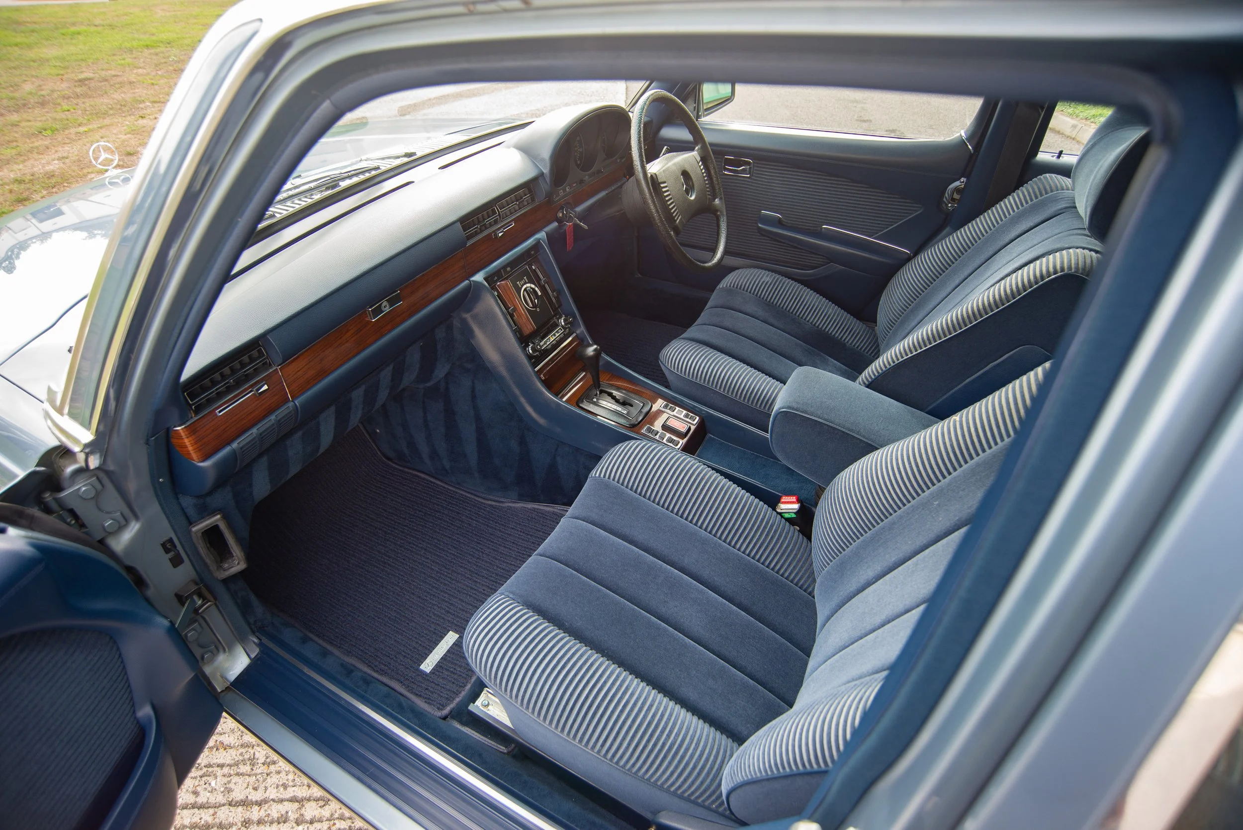 Mercedes 450SEL-9.jpg