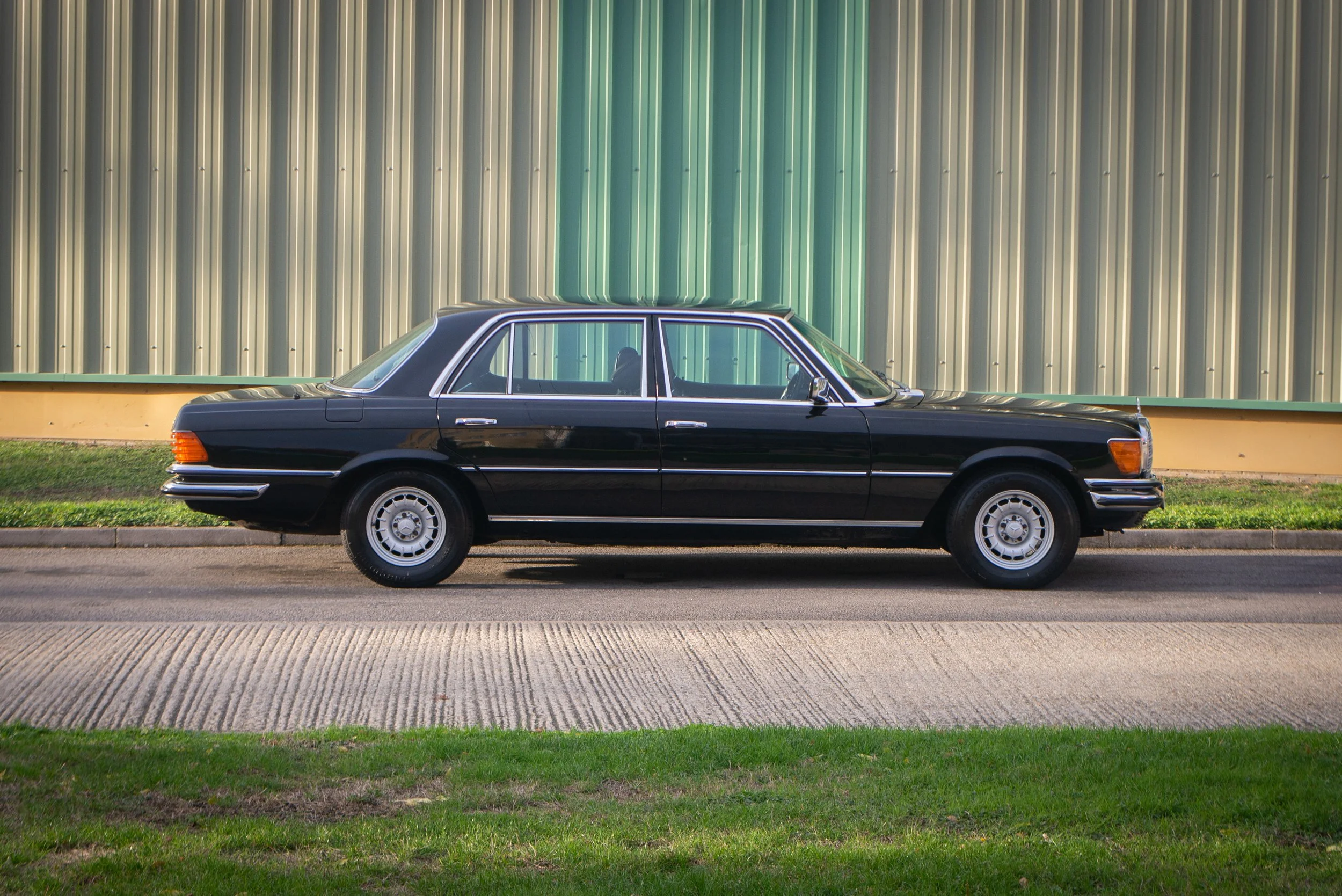 Mercedes 450SEL 6.9 2.jpg