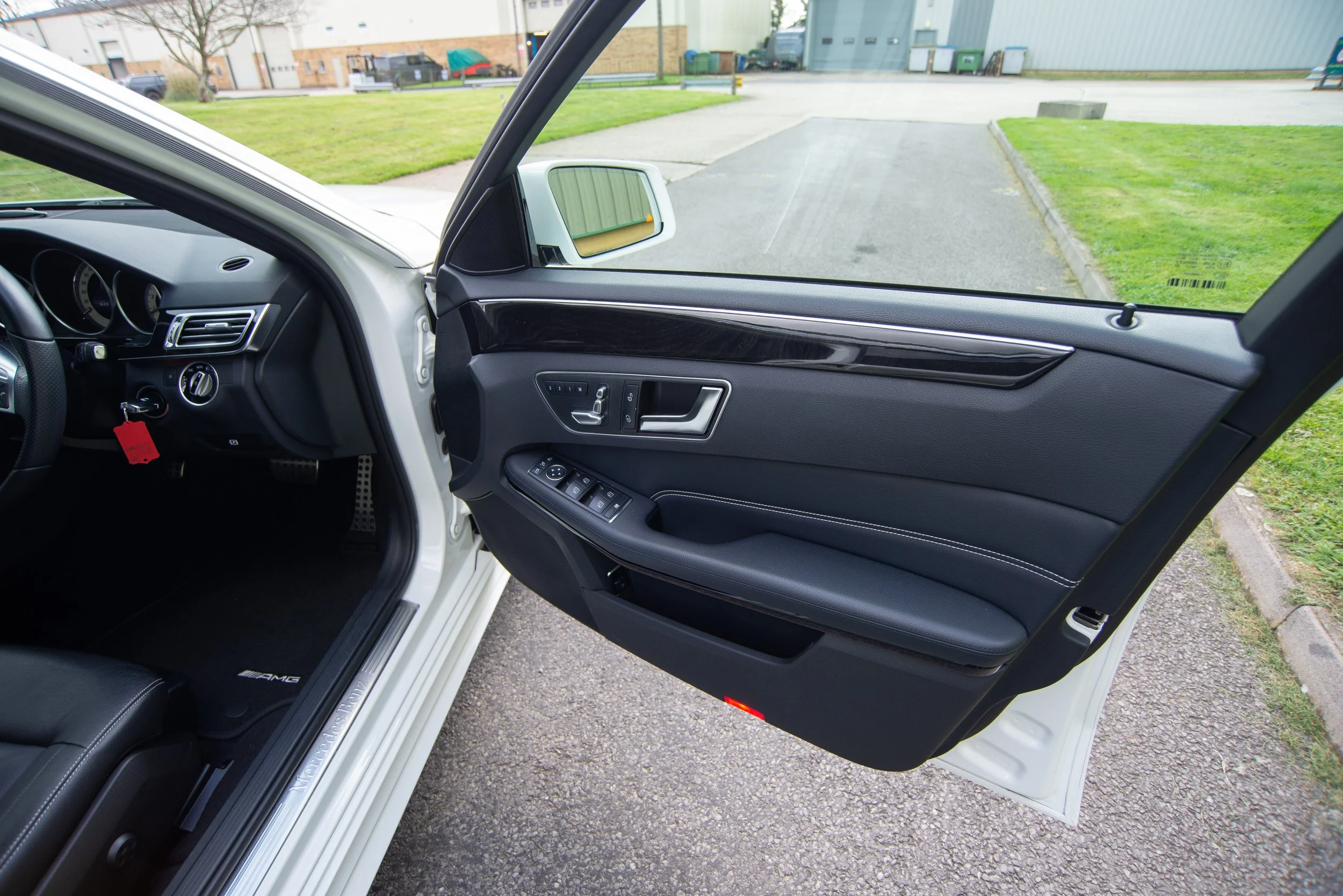 Mercedes E350 Estate-10.jpg