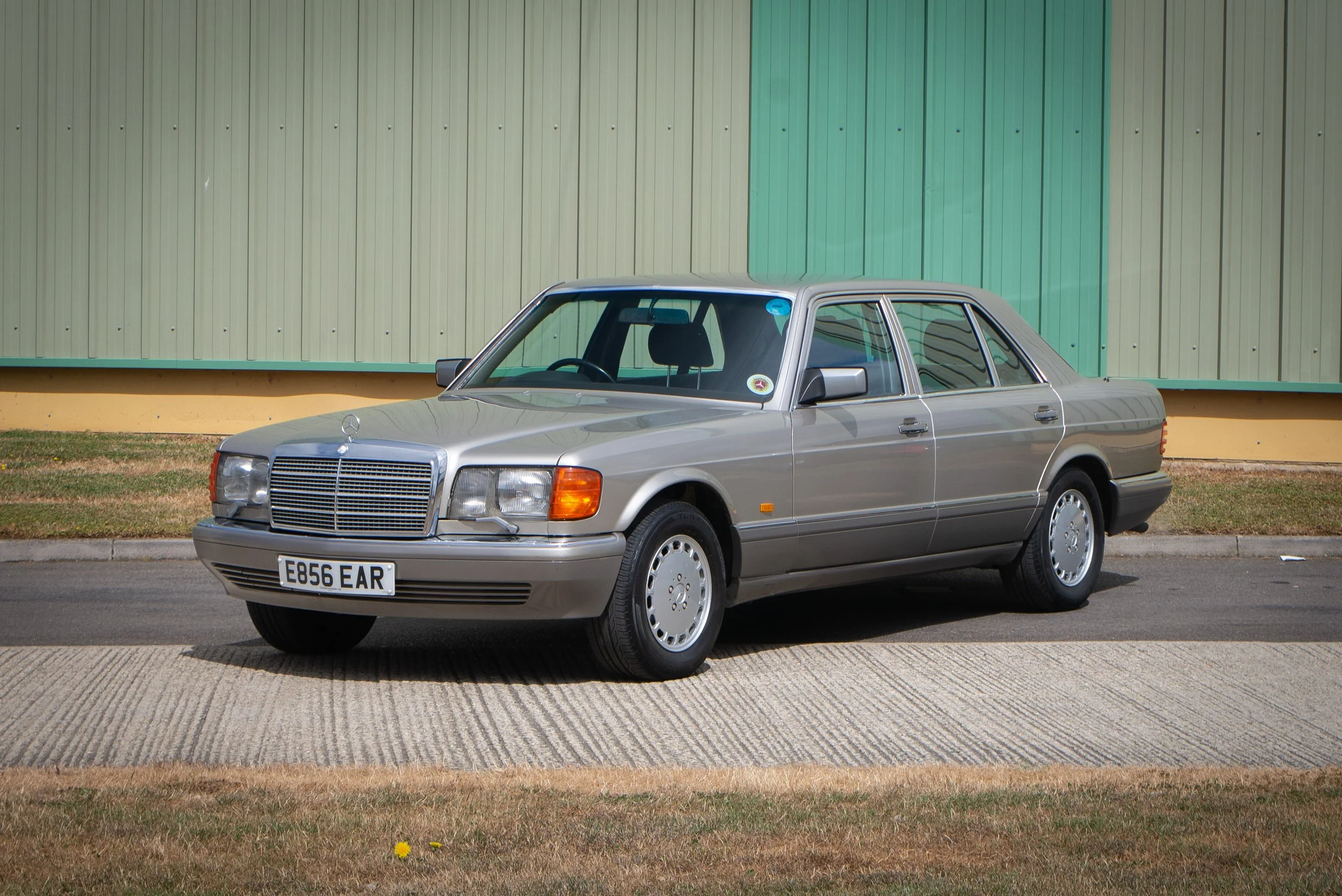 Mercedes 560SEL-29.jpg