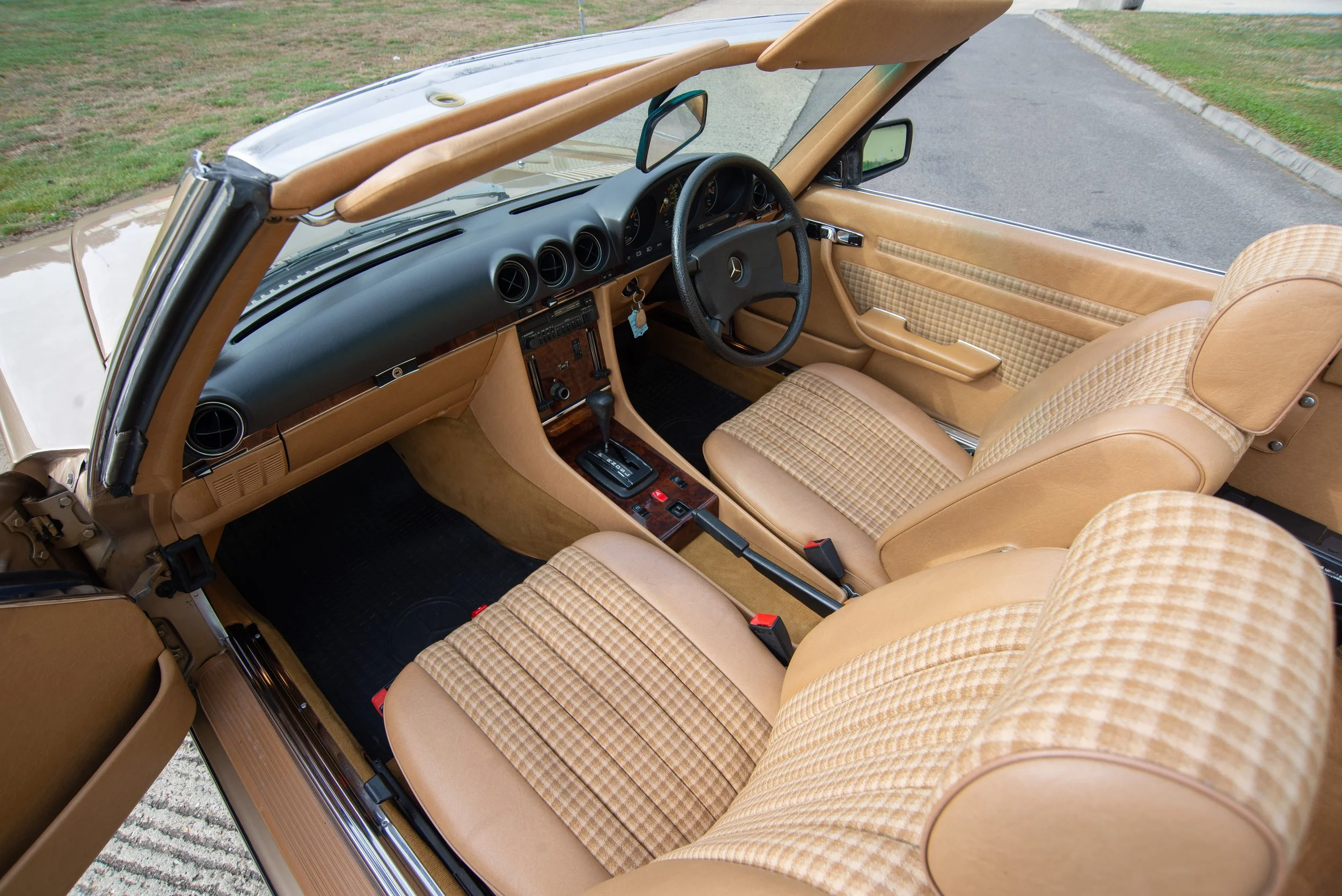 Mercedes 280SL-30.jpg