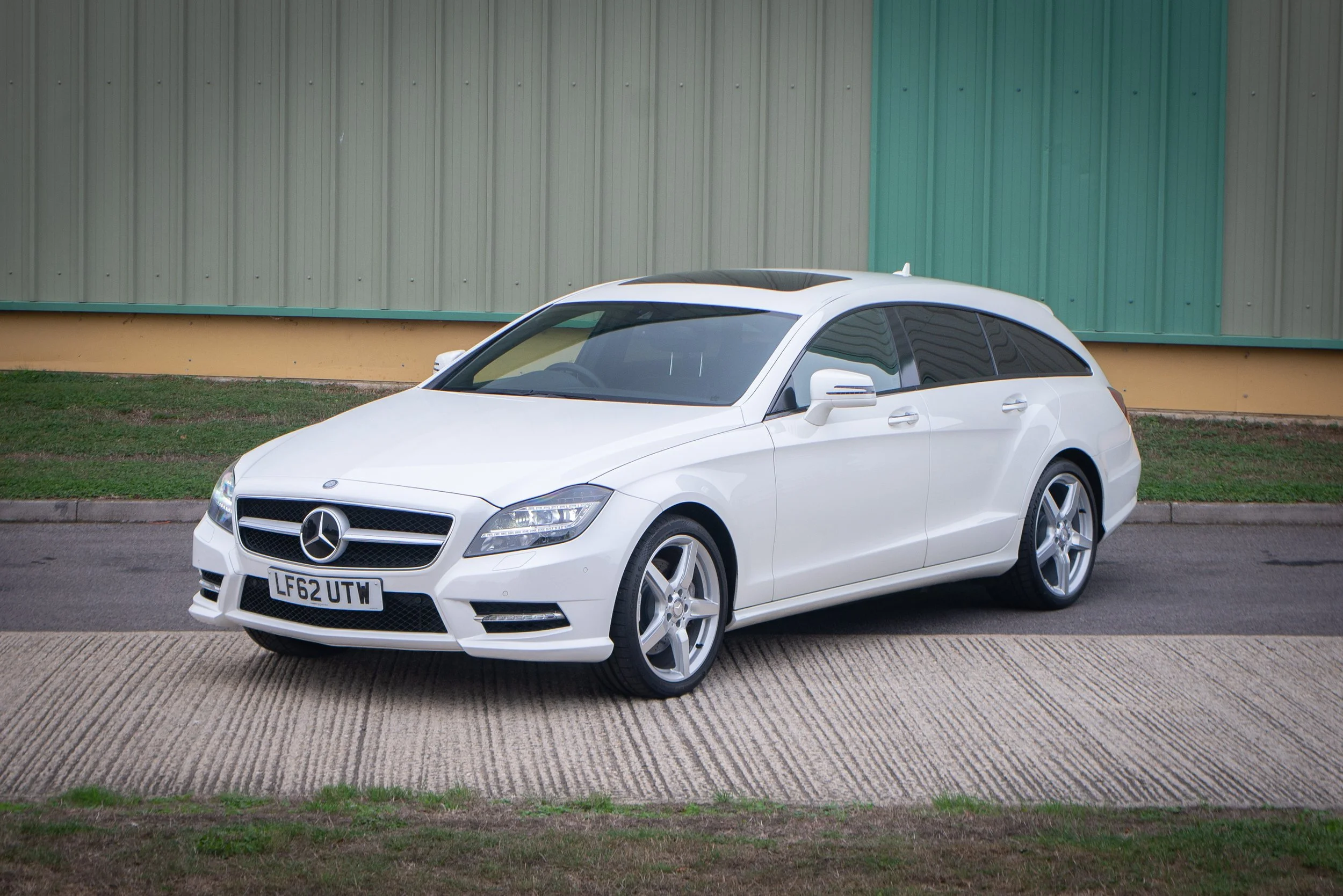 Mercedes CLS350 Shooting Brake 2.jpg