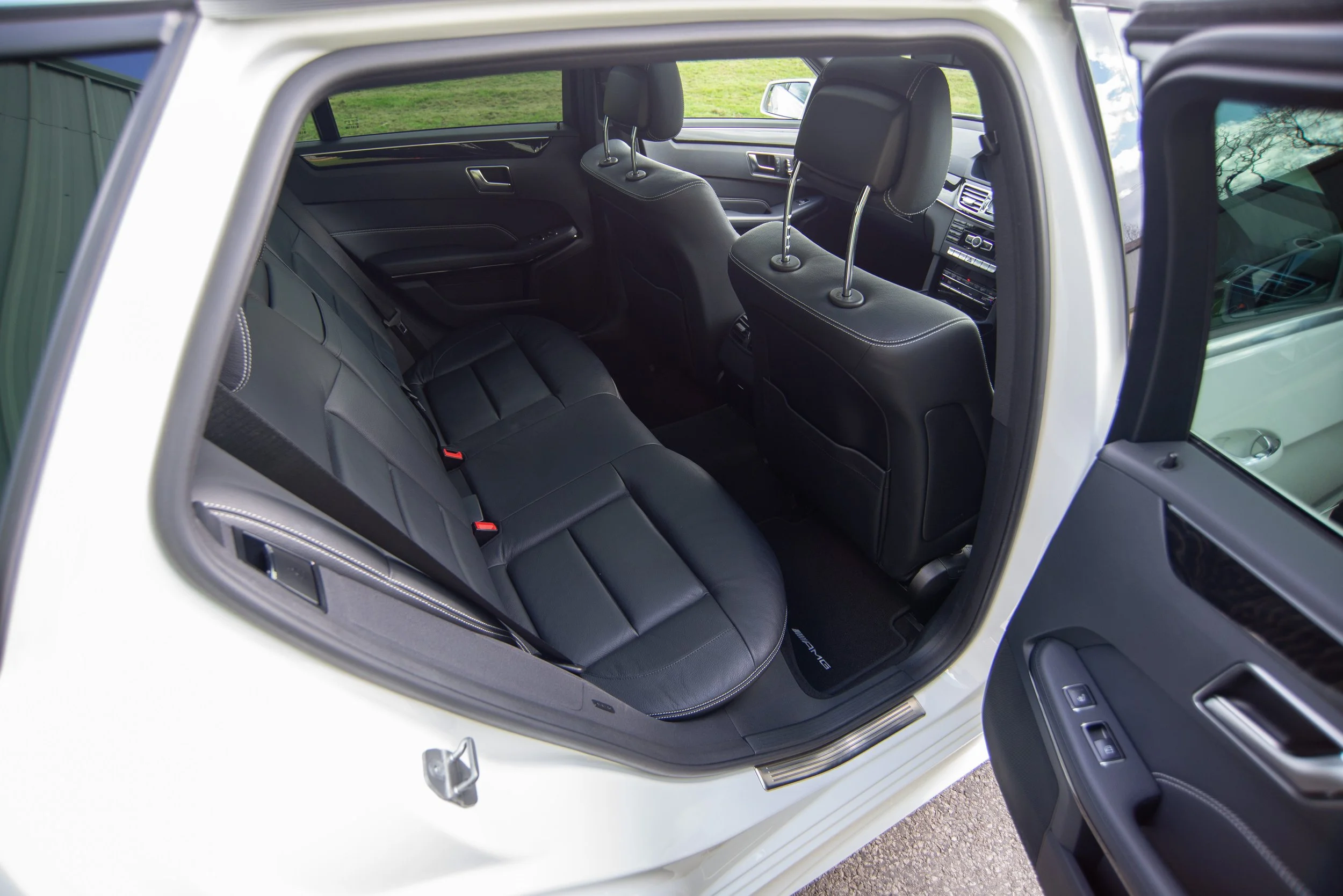 Mercedes E350 Estate-13.jpg