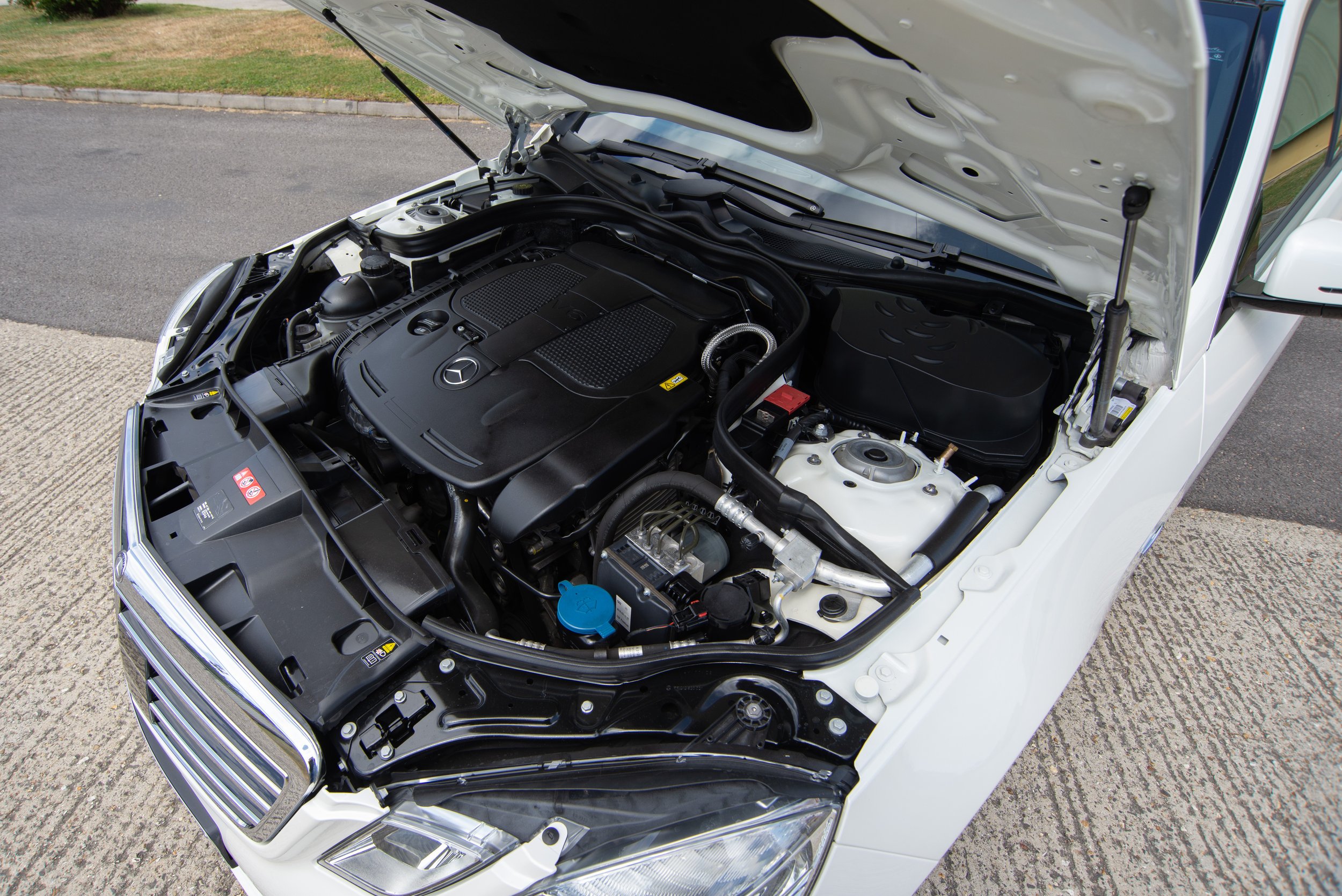 Mercedes E350 Estate 2-2.jpg
