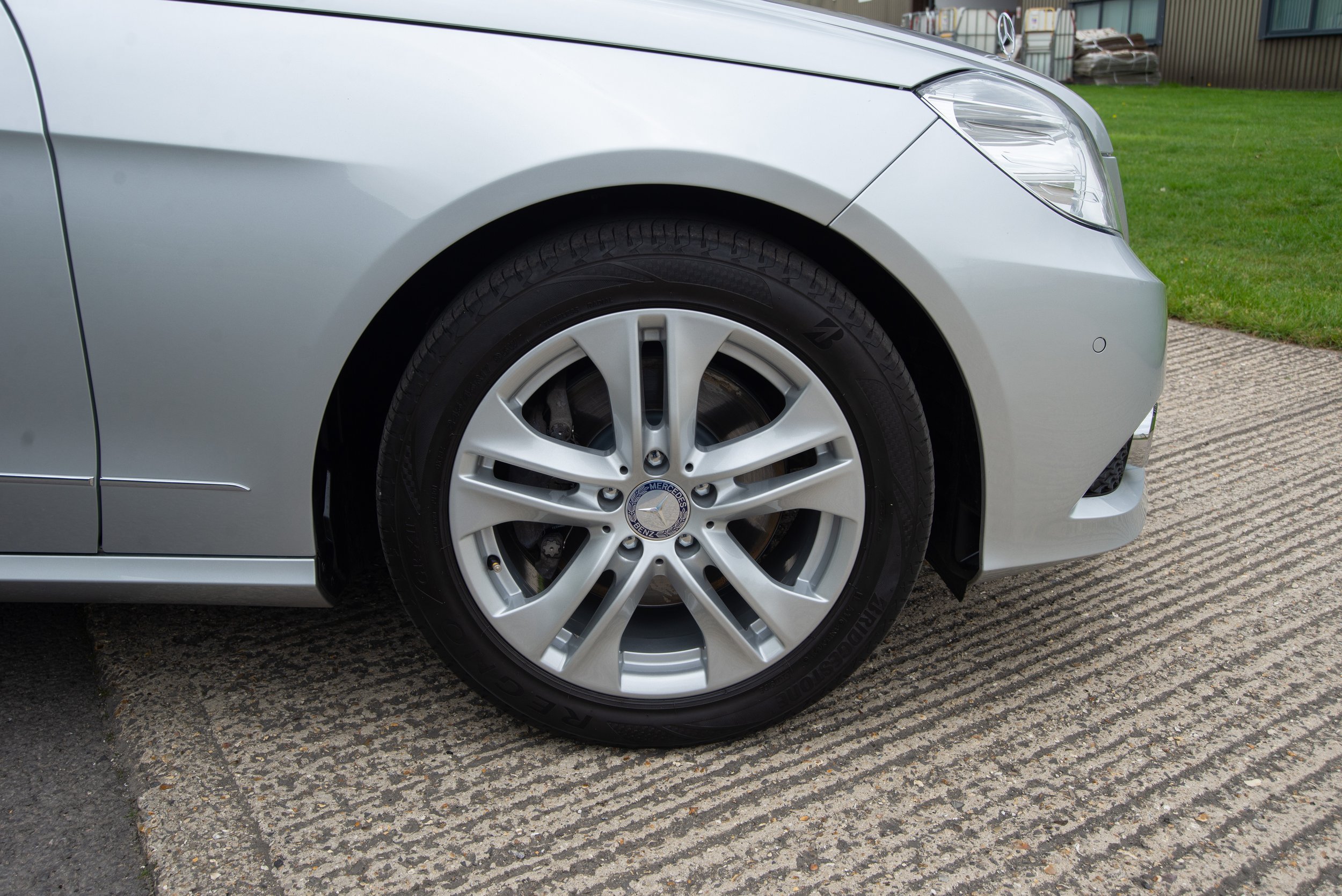 Mercedes E350 Estate 2-9.jpg