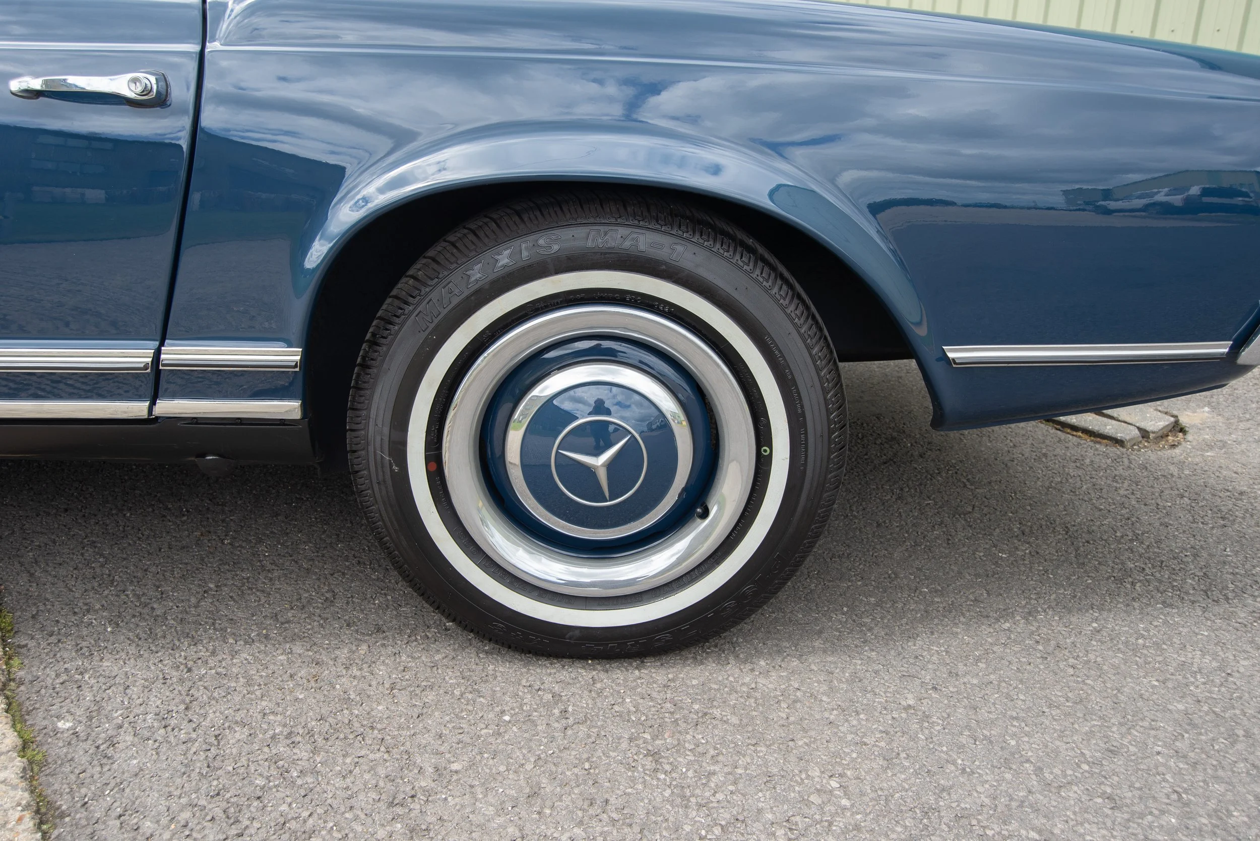 Mercedes 230SL-19.jpg