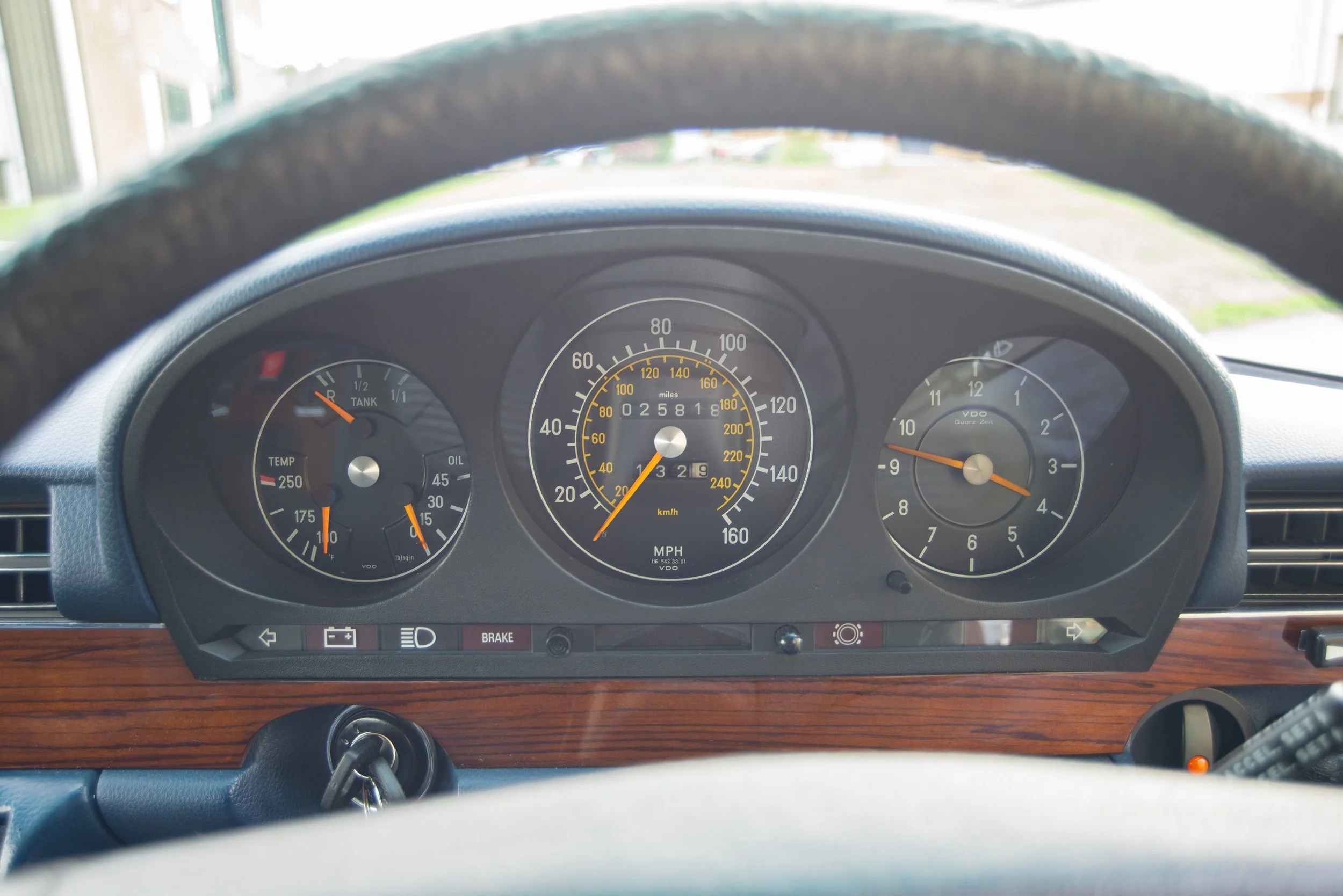 Mercedes 450SEL-4.jpg
