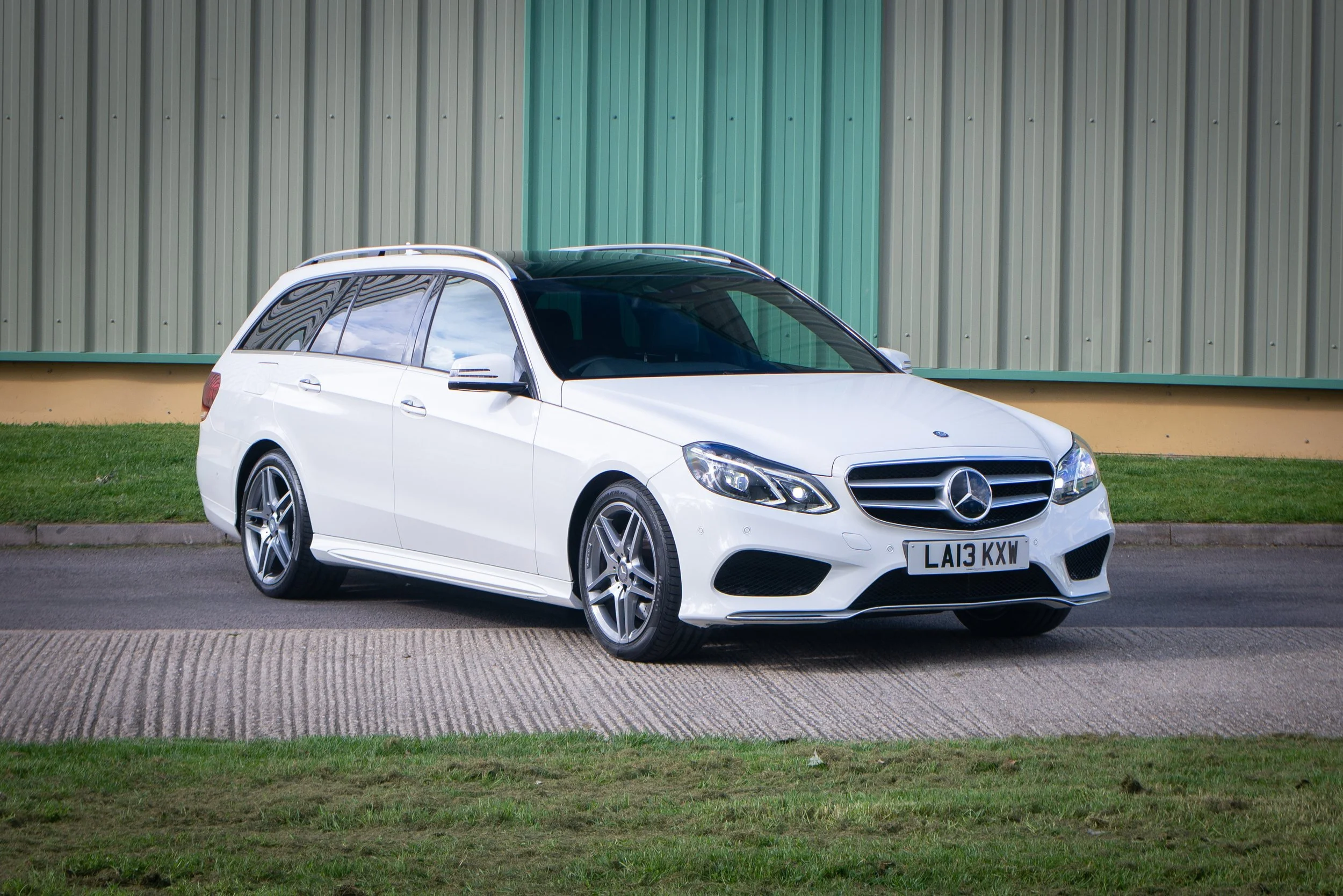 Mercedes E350 Estate-4.jpg