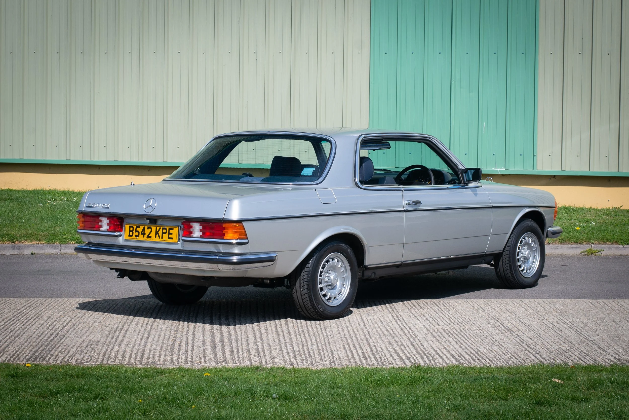 Mercedes 230CE-8.jpg