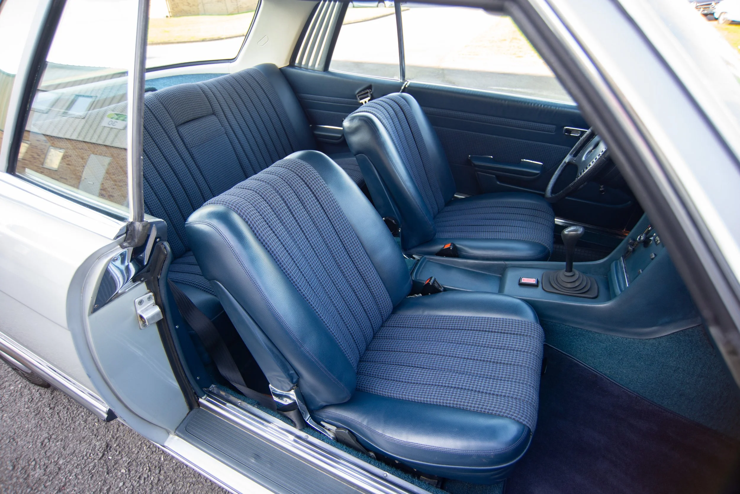 Mercedes 350SLC-10.jpg