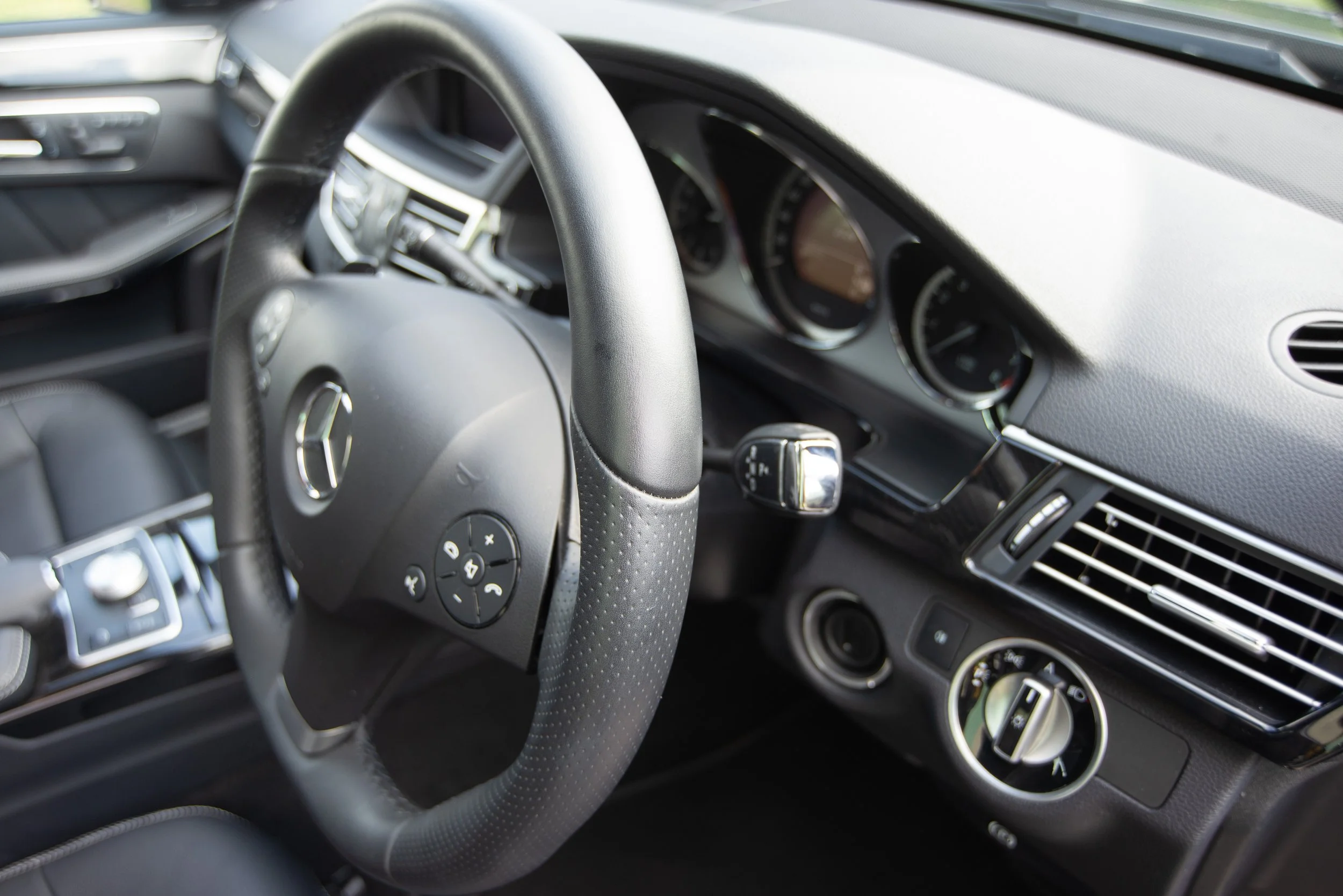 Mercedes E550-19.jpg