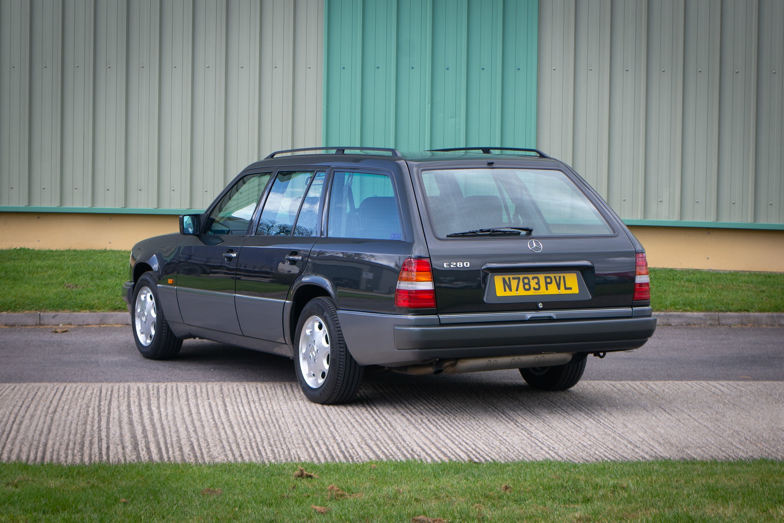 Mercedes E280 Estate-34.jpg