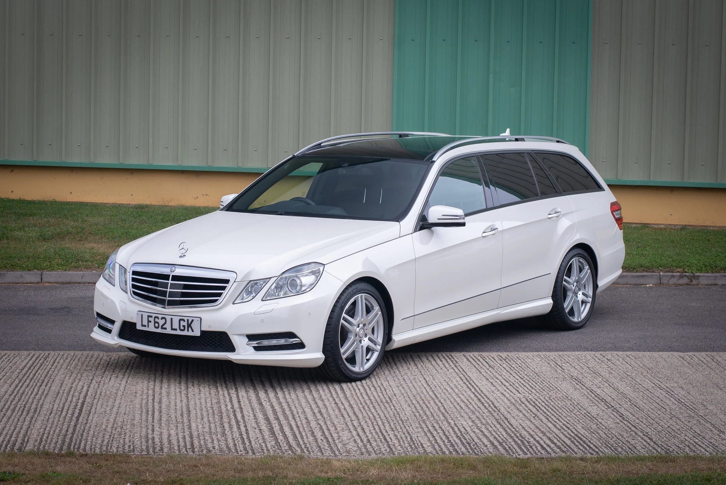 Mercedes E350 Estate-24.jpg
