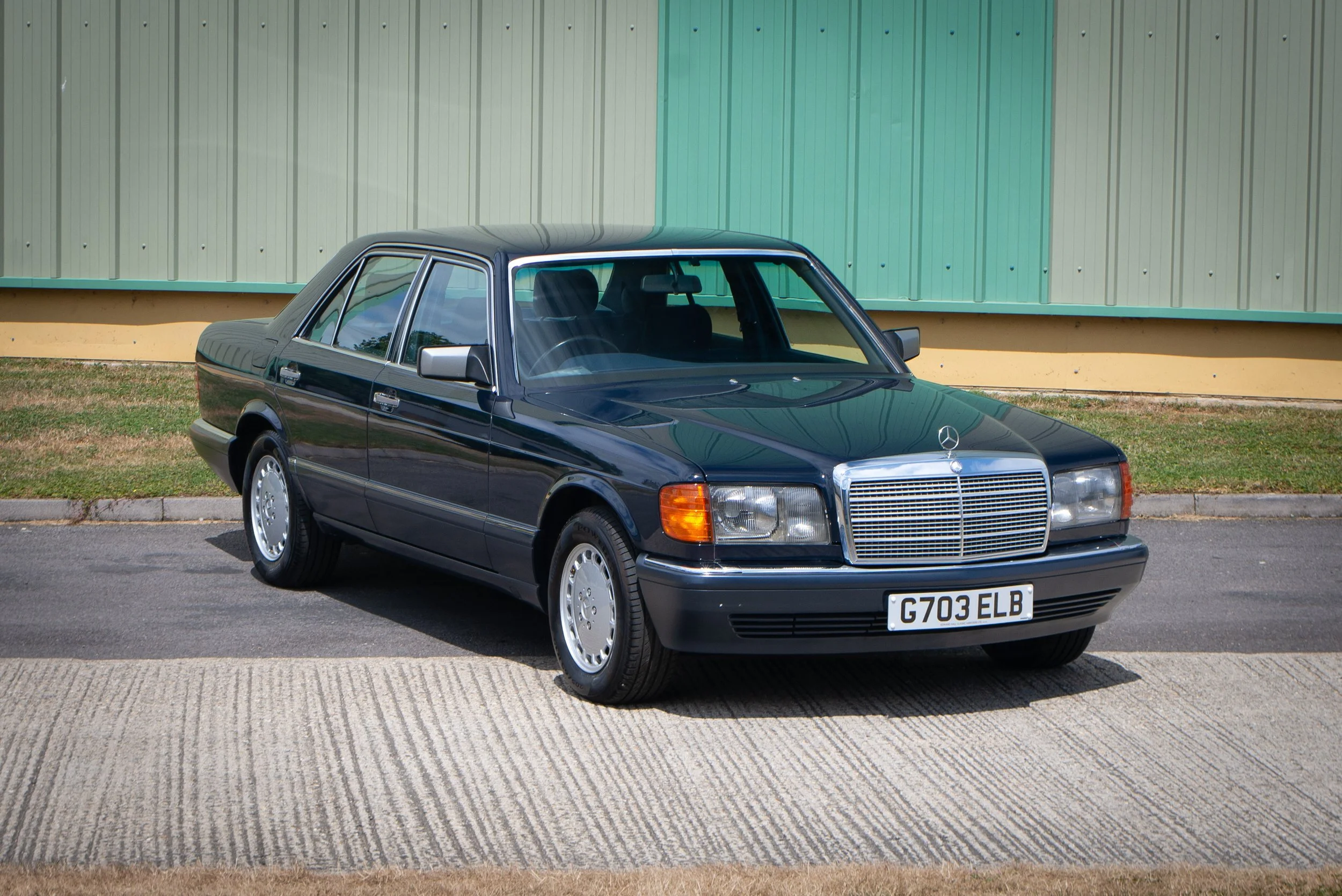 Mercedes 300SE-24.jpg
